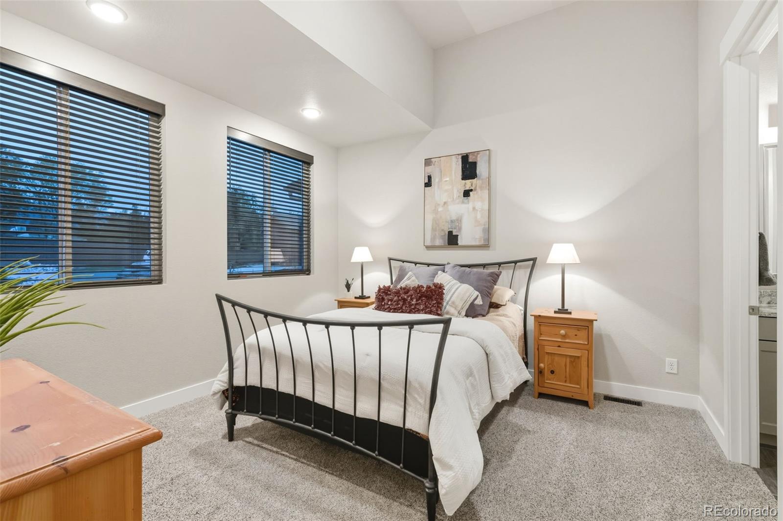 Colorado Springs, Colorado, 80904, United States, 4 Bedrooms Bedrooms, ,5 BathroomsBathrooms,Residential,Active,1985588