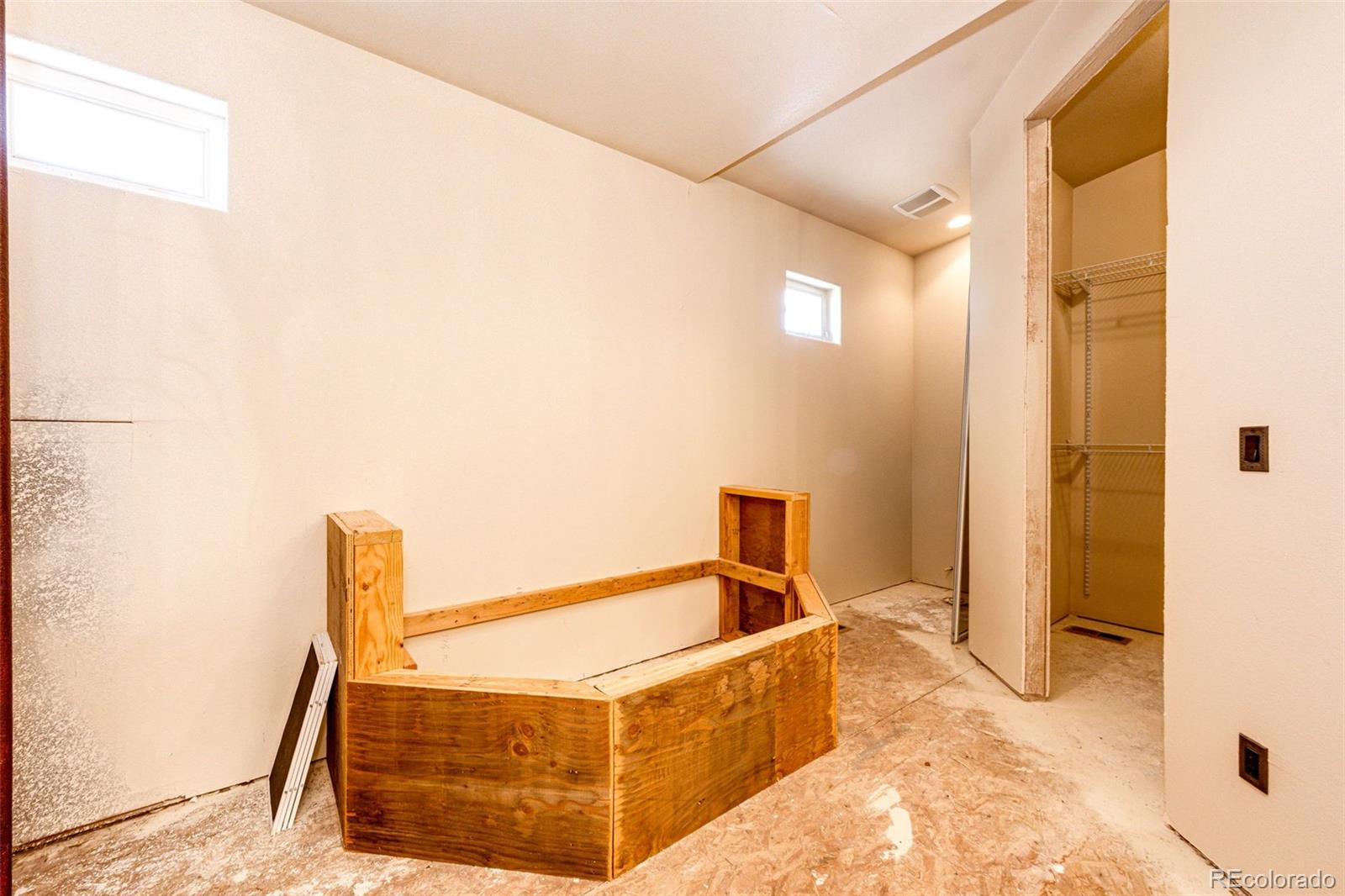 Elbert, Colorado, 80106, United States, 6 Bedrooms Bedrooms, ,7 BathroomsBathrooms,Residential,Active,1871600