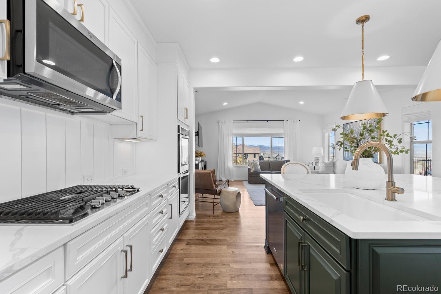 Highlands Ranch, Colorado, 80126, United States, 4 Bedrooms Bedrooms, ,5 BathroomsBathrooms,Residential,Active,1988429