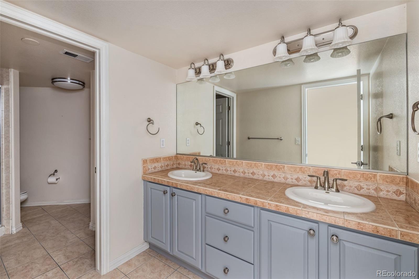 Thornton, Colorado, 80241, United States, 5 Bedrooms Bedrooms, ,5 BathroomsBathrooms,Residential,Active,2035147