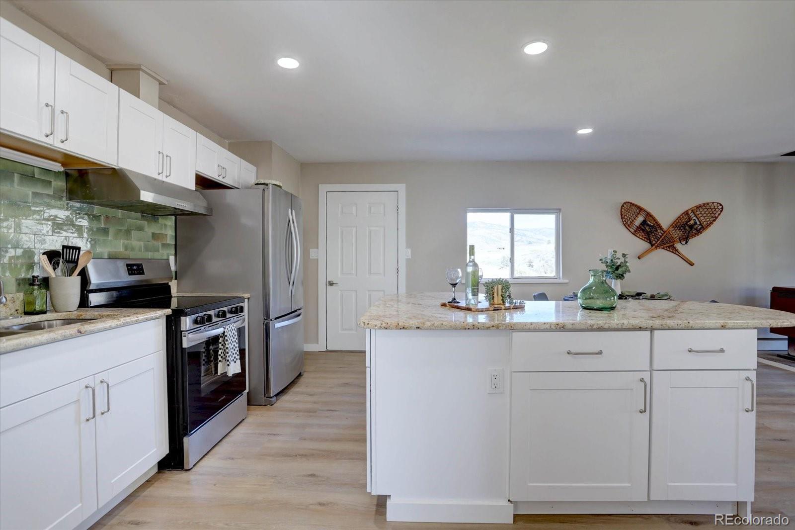 Lyons, Colorado, 80540, United States, 3 Bedrooms Bedrooms, ,2 BathroomsBathrooms,Residential,Active,1970923