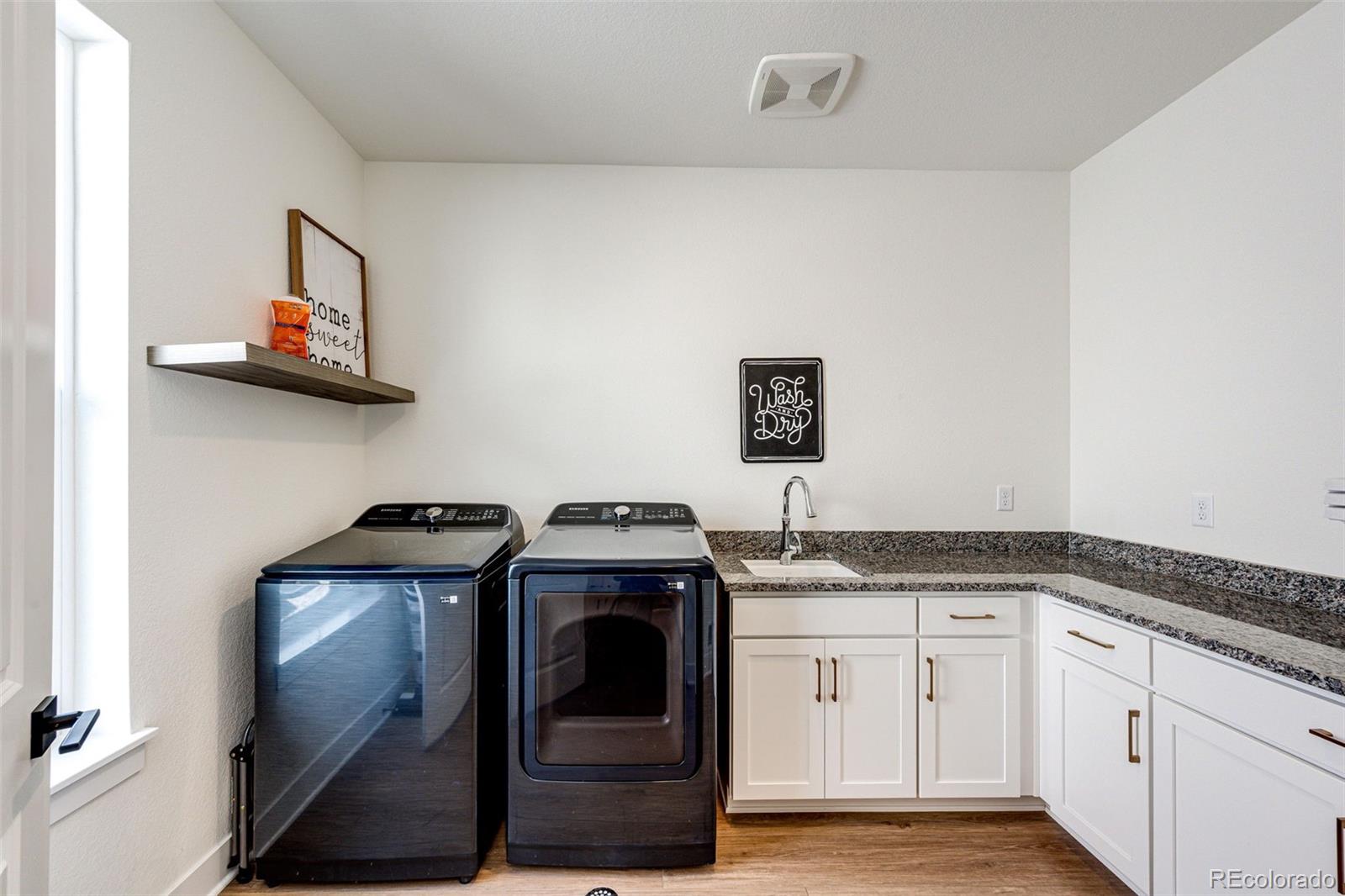 Castle Rock, Colorado, 80104, United States, 5 Bedrooms Bedrooms, ,4 BathroomsBathrooms,Residential,Active,2045378