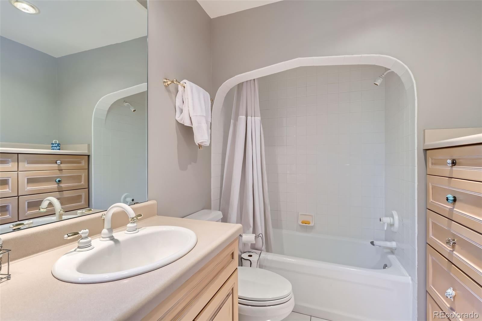 Denver, Colorado, 80209, United States, 4 Bedrooms Bedrooms, ,4 BathroomsBathrooms,Residential,Active,1824008