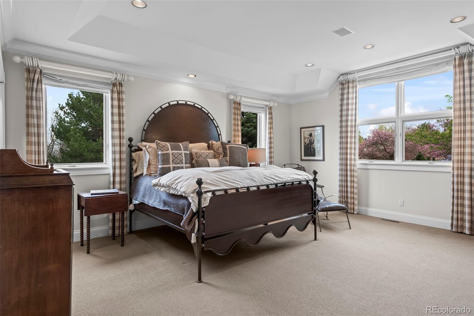 Niwot, Colorado, 80503, United States, 4 Bedrooms Bedrooms, ,7 BathroomsBathrooms,Residential,Active,2033352