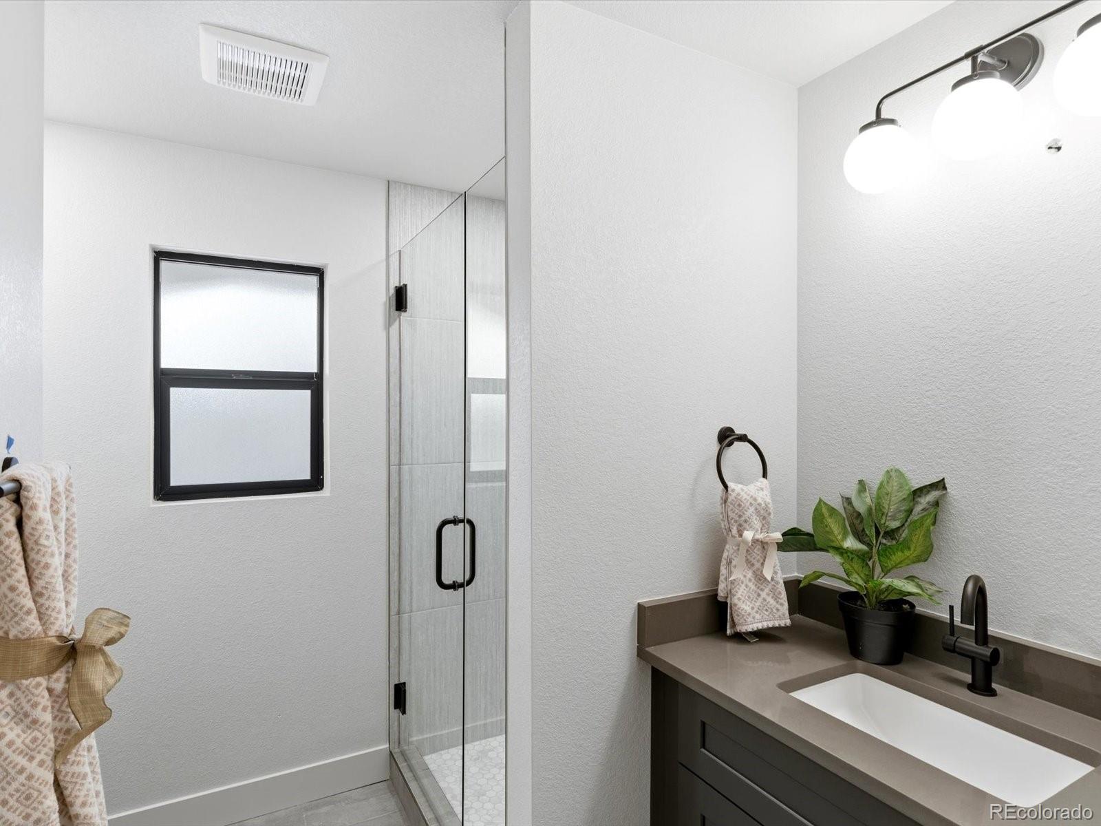 Englewood, Colorado, 80113, United States, 4 Bedrooms Bedrooms, ,5 BathroomsBathrooms,Residential,Active,2006786