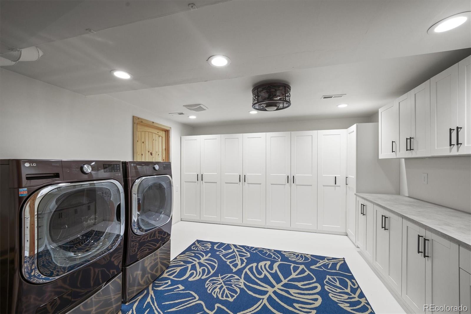 Lyons, Colorado, 80540, United States, 4 Bedrooms Bedrooms, ,4 BathroomsBathrooms,Residential,Active,2000204