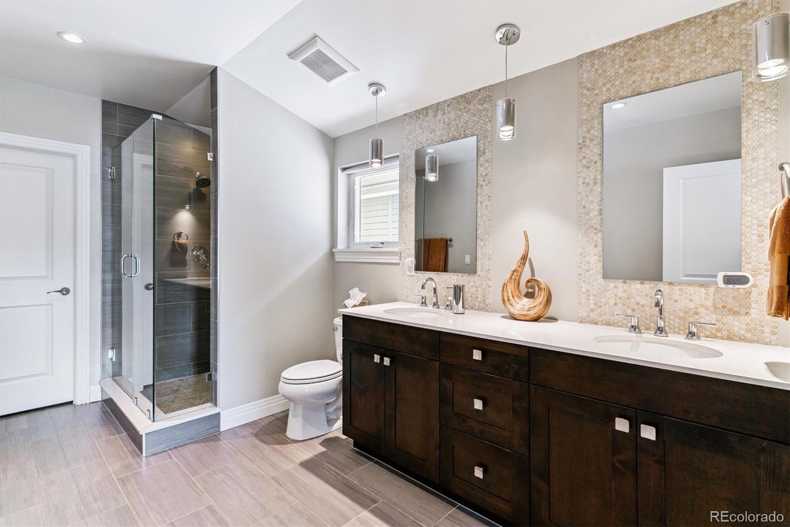 Denver, Colorado, 80205, United States, 4 Bedrooms Bedrooms, ,4 BathroomsBathrooms,Residential,Active,1905128
