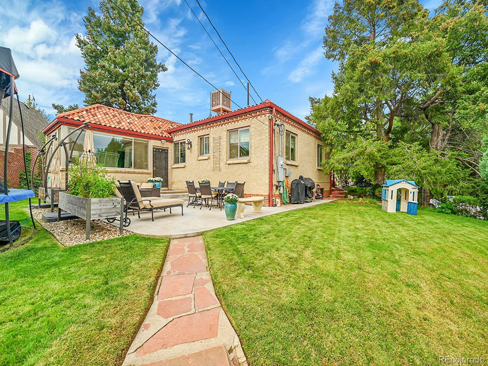 Denver, Colorado, 80212, United States, 4 Bedrooms Bedrooms, ,3 BathroomsBathrooms,Residential,Active,1946316