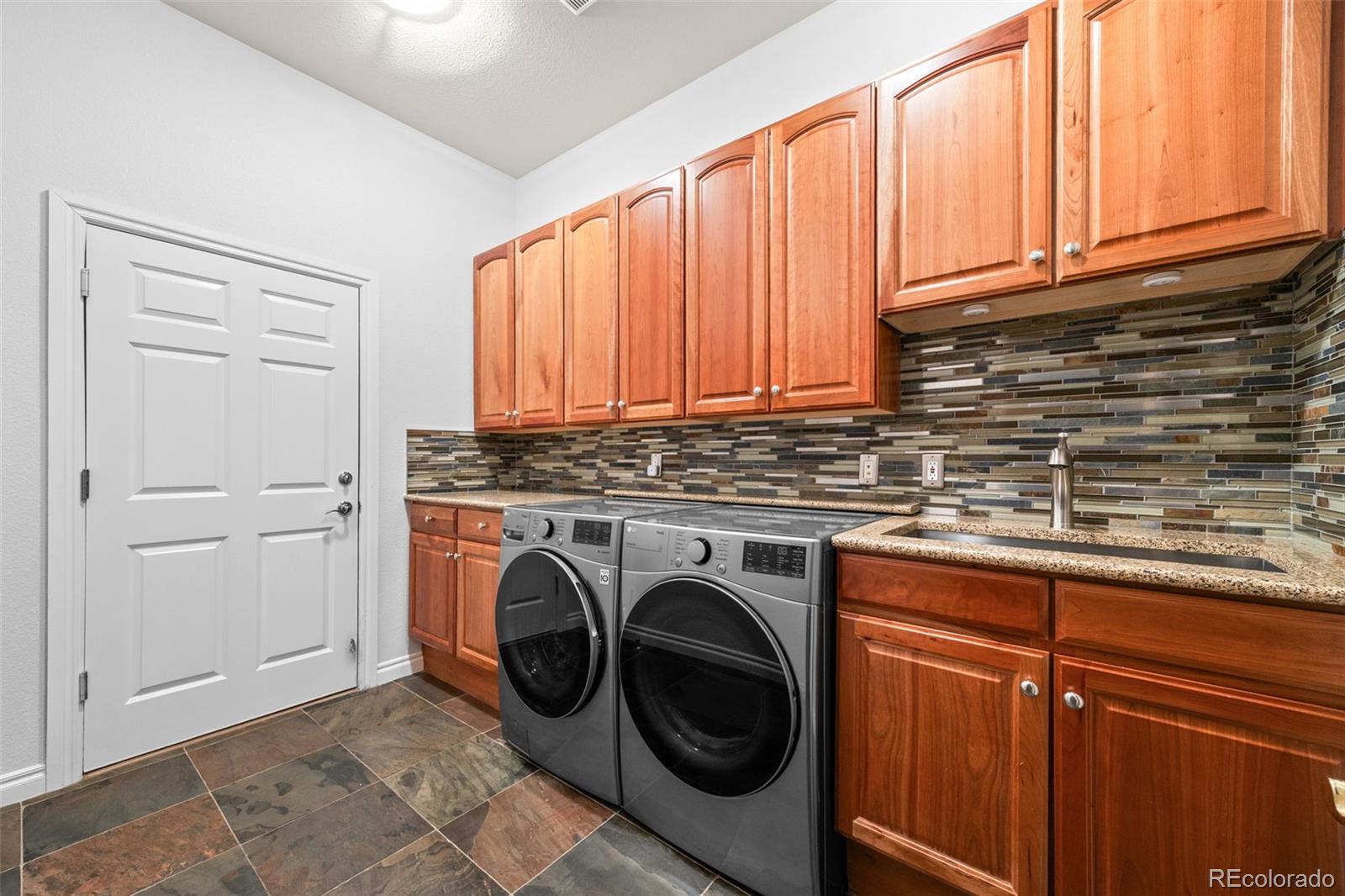 Lone Tree, Colorado, 80124, United States, 4 Bedrooms Bedrooms, ,5 BathroomsBathrooms,Residential,Active,1909066