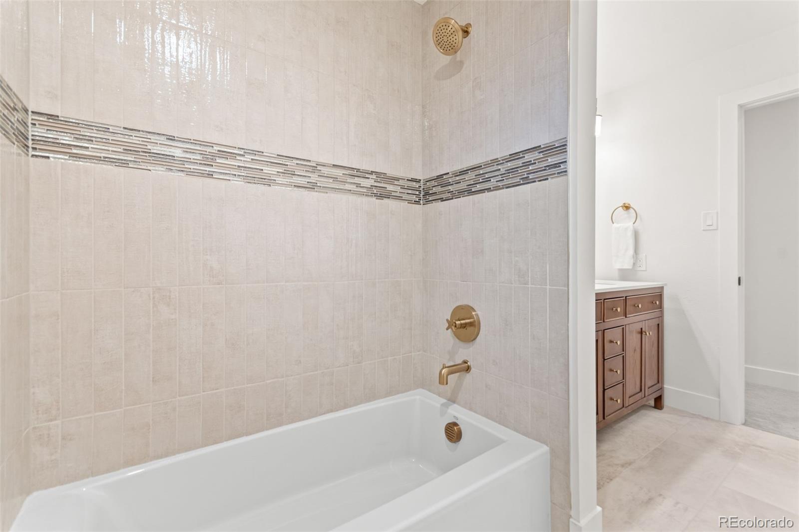 Denver, Colorado, 80237, United States, ,4 BathroomsBathrooms,Residential,Active,1894229