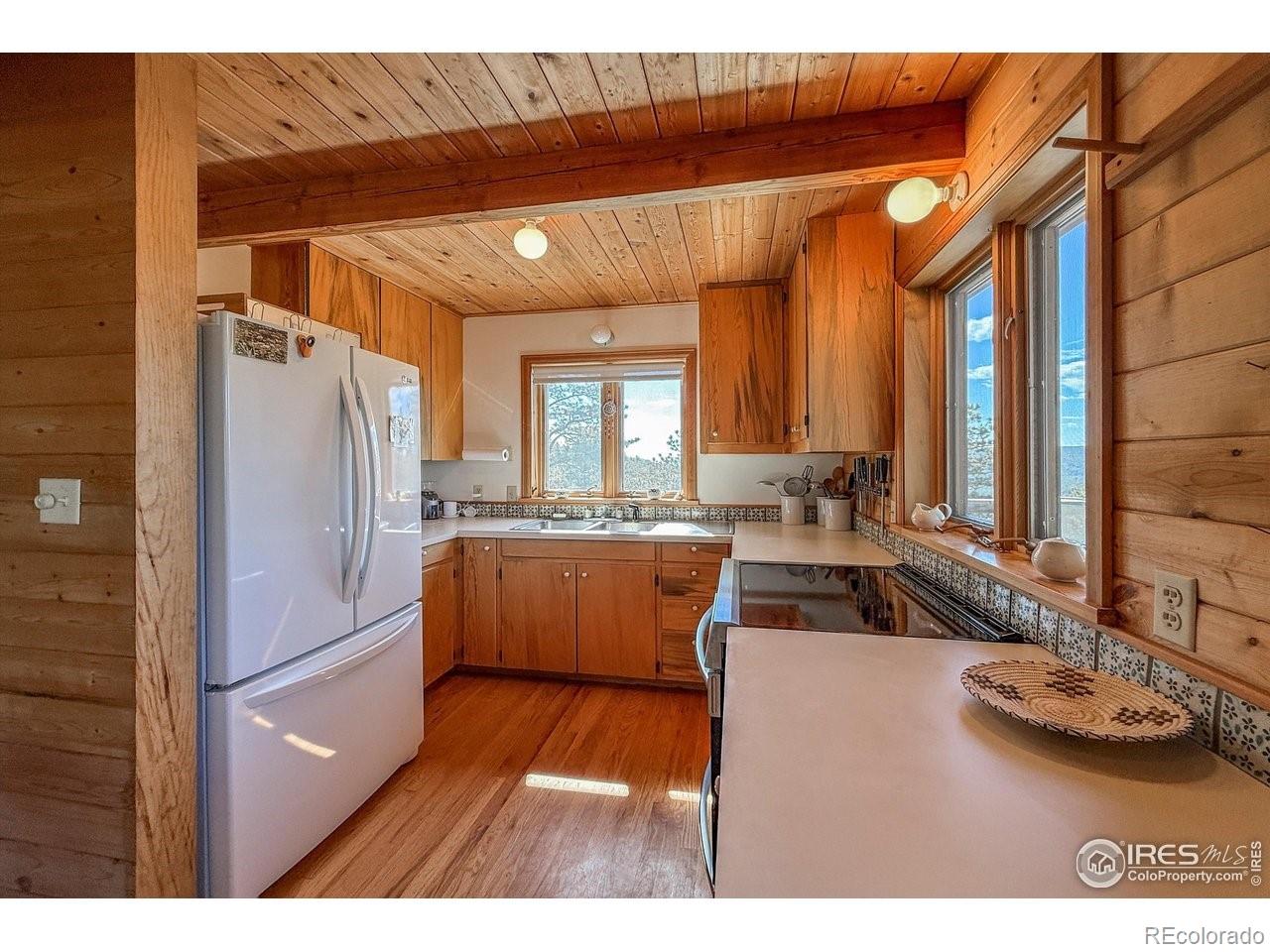 Lyons, Colorado, 80540, United States, 2 Bedrooms Bedrooms, ,2 BathroomsBathrooms,Residential,Active,1876840