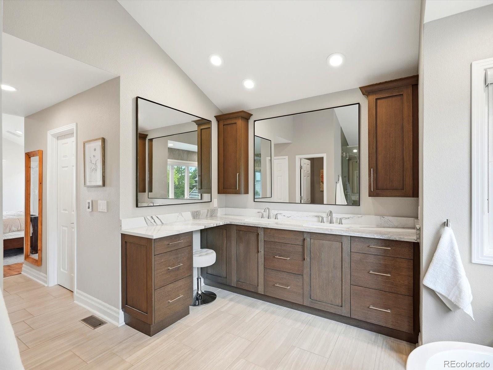 Highlands Ranch, Colorado, 80126, United States, 5 Bedrooms Bedrooms, ,5 BathroomsBathrooms,Residential,Pending,2045674