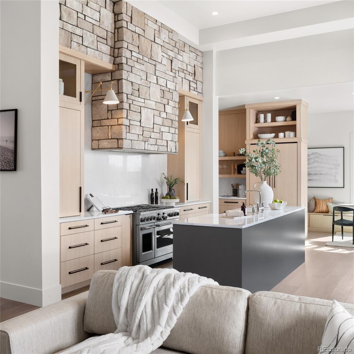 Berthoud, Colorado, 80513, United States, 4 Bedrooms Bedrooms, ,9 BathroomsBathrooms,Residential,Active,1990664