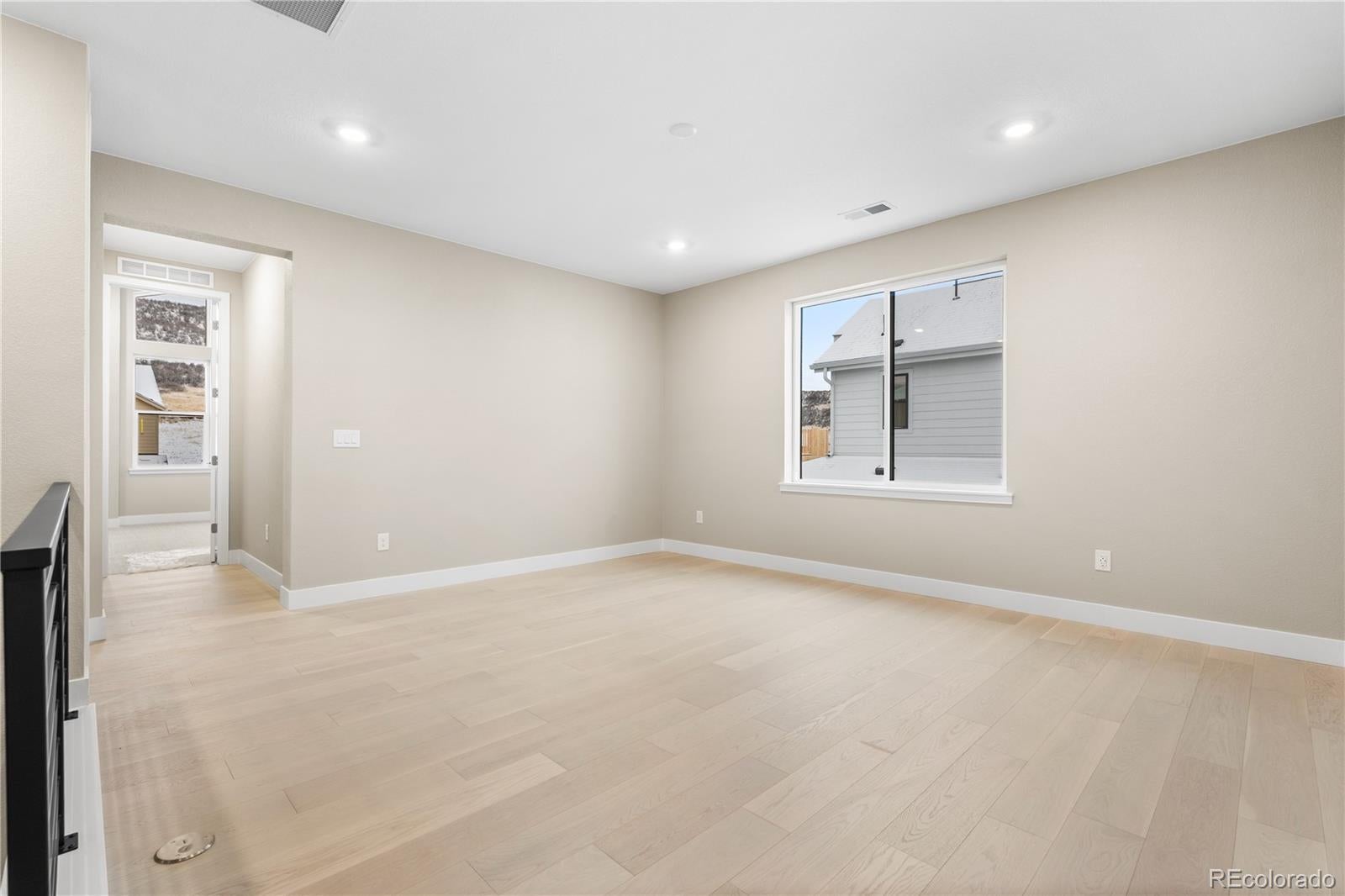 Lone Tree, Colorado, 80134, United States, 6 Bedrooms Bedrooms, ,7 BathroomsBathrooms,Residential,Active,2010172