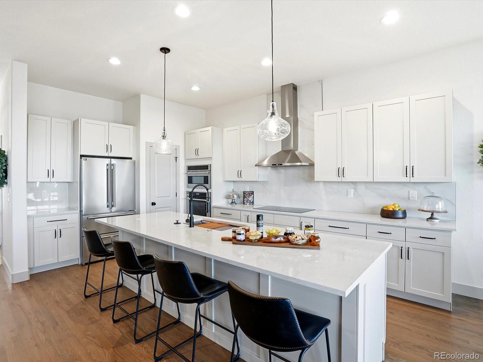 Highlands Ranch, Colorado, 80126, United States, 4 Bedrooms Bedrooms, ,3 BathroomsBathrooms,Residential,Active,2007002