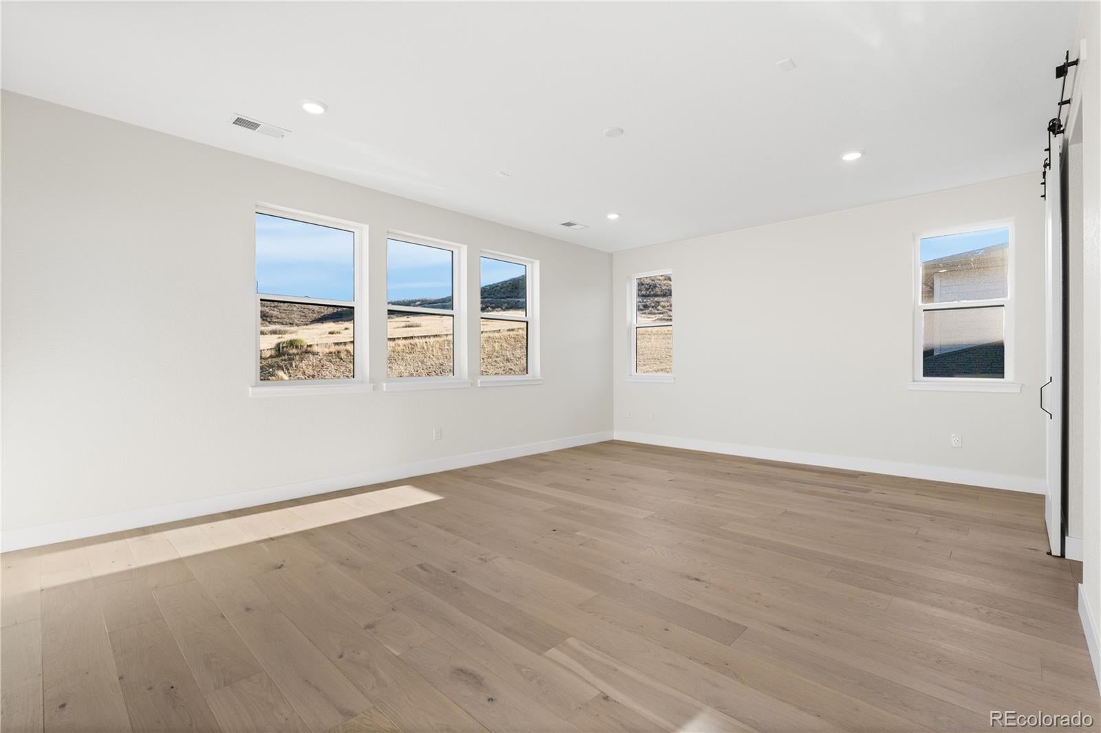 Lone Tree, Colorado, 80134, United States, 6 Bedrooms Bedrooms, ,7 BathroomsBathrooms,Residential,Active,1952989