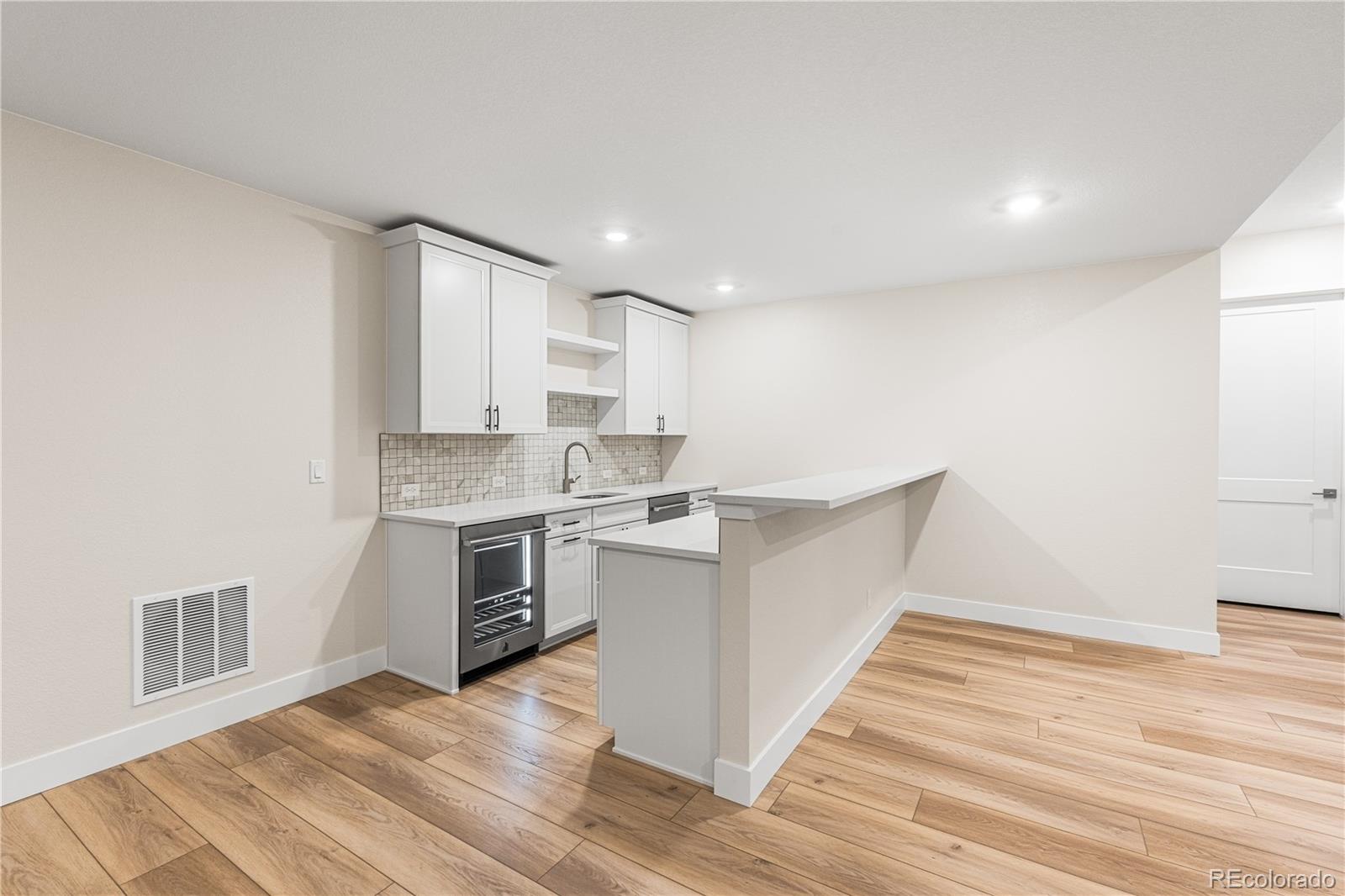 Castle Pines, Colorado, 80108, United States, 7 Bedrooms Bedrooms, ,8 BathroomsBathrooms,Residential,Active,1992239