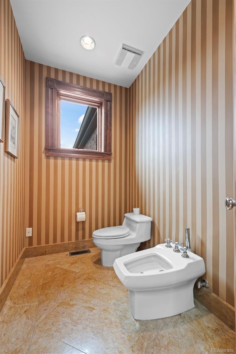 Niwot, Colorado, 80503, United States, 4 Bedrooms Bedrooms, ,7 BathroomsBathrooms,Residential,Active,2033352