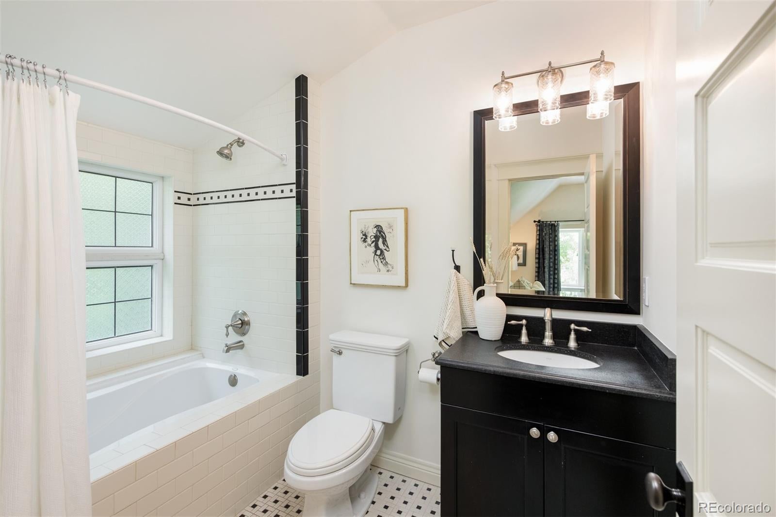 Boulder, Colorado, 80302, United States, 4 Bedrooms Bedrooms, ,5 BathroomsBathrooms,Residential,Active,1953427