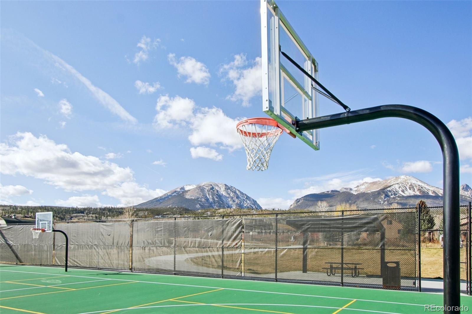 Silverthorne, Colorado, 80498, United States, 3 Bedrooms Bedrooms, ,2 BathroomsBathrooms,Residential,Active,1992542