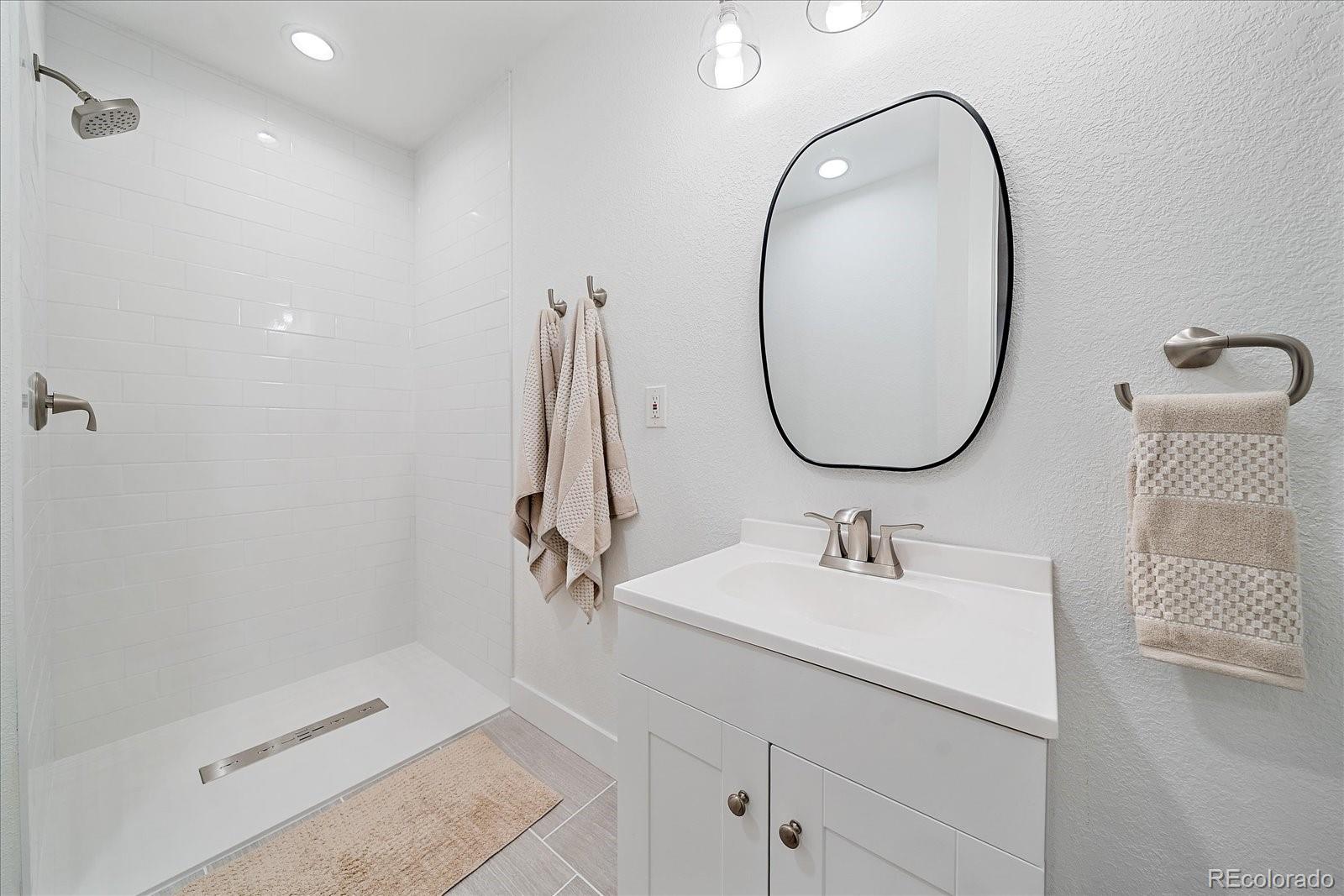 Parker, Colorado, 80138, United States, 4 Bedrooms Bedrooms, ,6 BathroomsBathrooms,Residential,Contingent,2052131