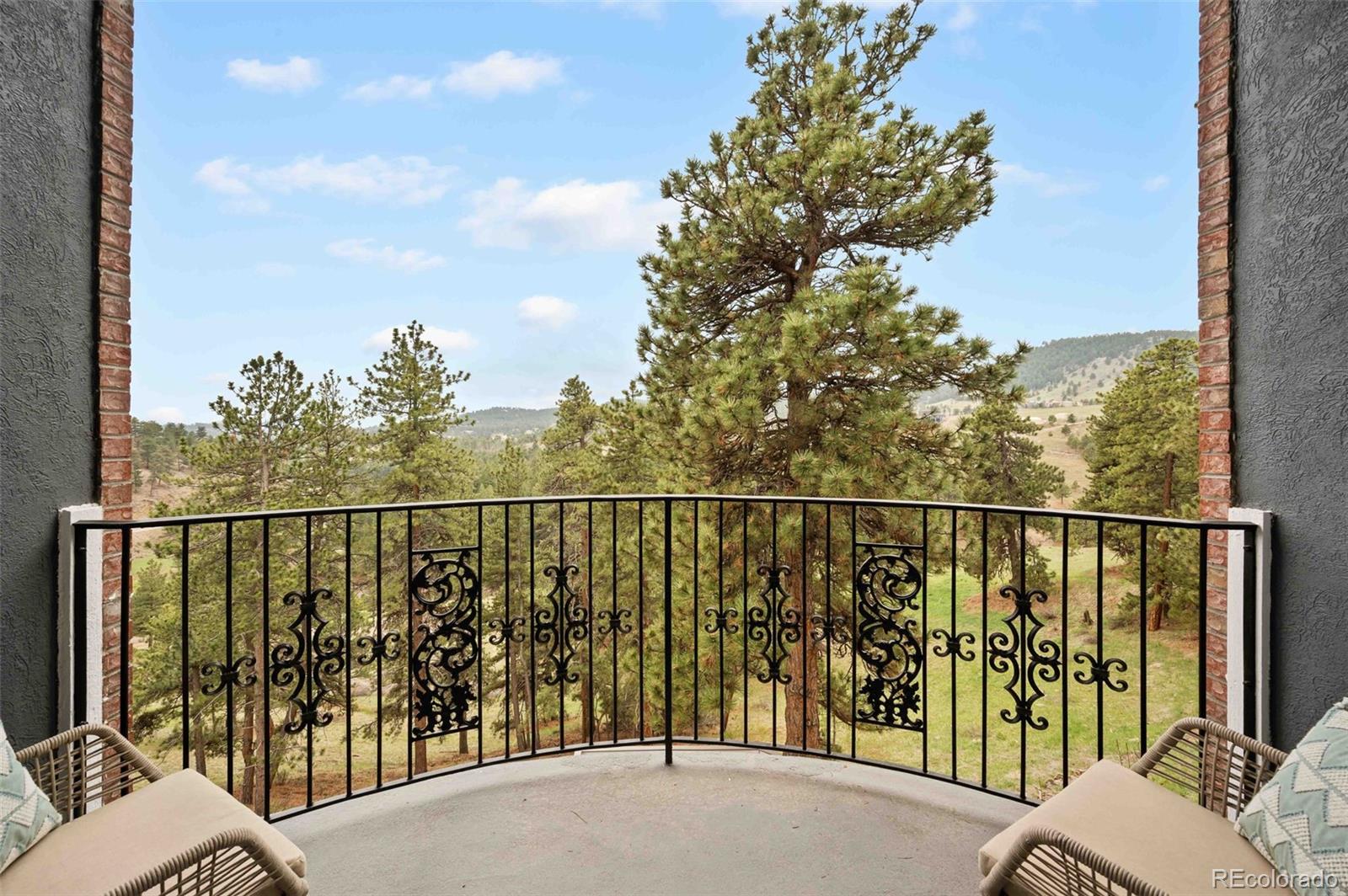 Golden, Colorado, 80401, United States, 4 Bedrooms Bedrooms, ,5 BathroomsBathrooms,Residential,Active,1922327