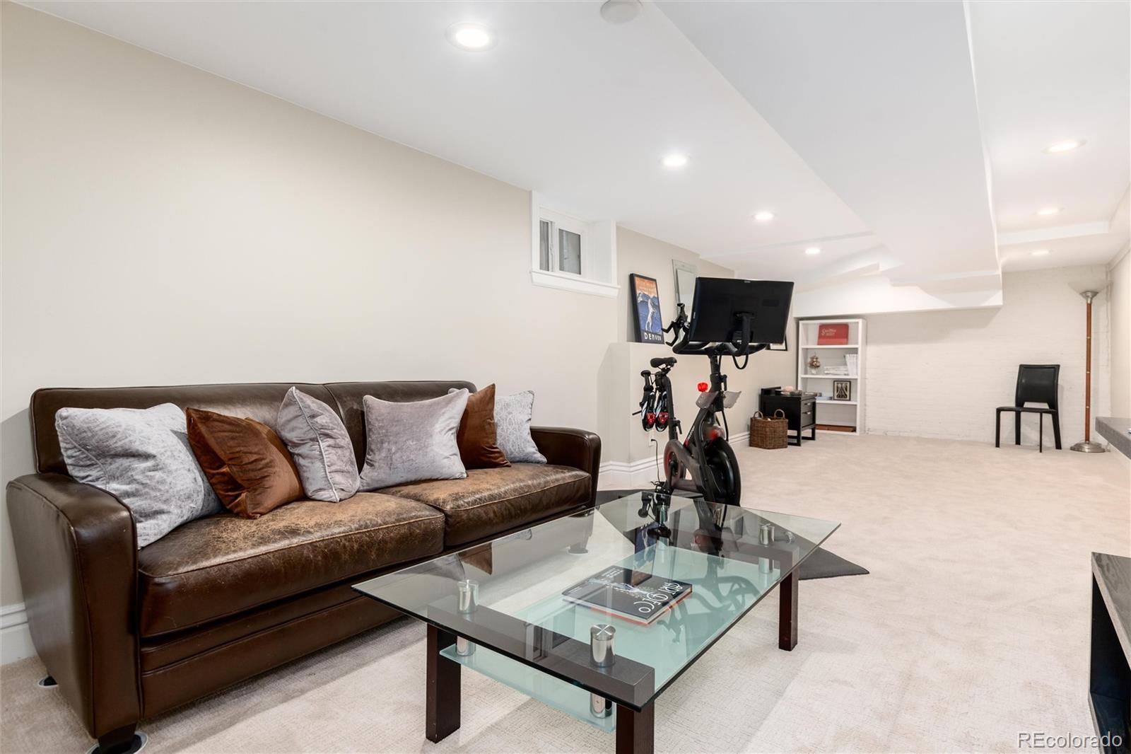 Denver, Colorado, 80203, United States, 4 Bedrooms Bedrooms, ,4 BathroomsBathrooms,Residential,Active,1898002