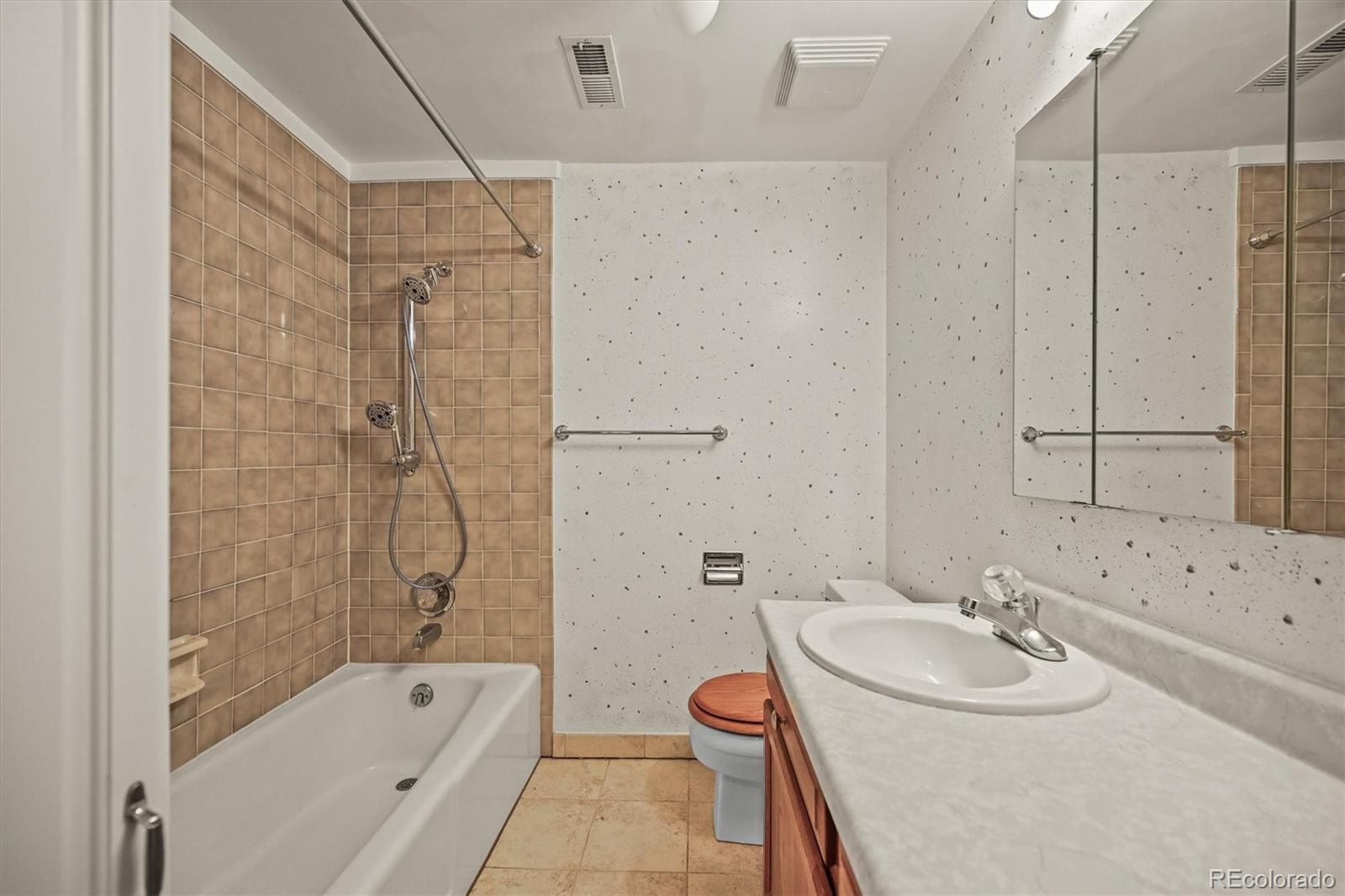 Watkins, Colorado, 80137, United States, 4 Bedrooms Bedrooms, ,3 BathroomsBathrooms,Residential,Active,2013169