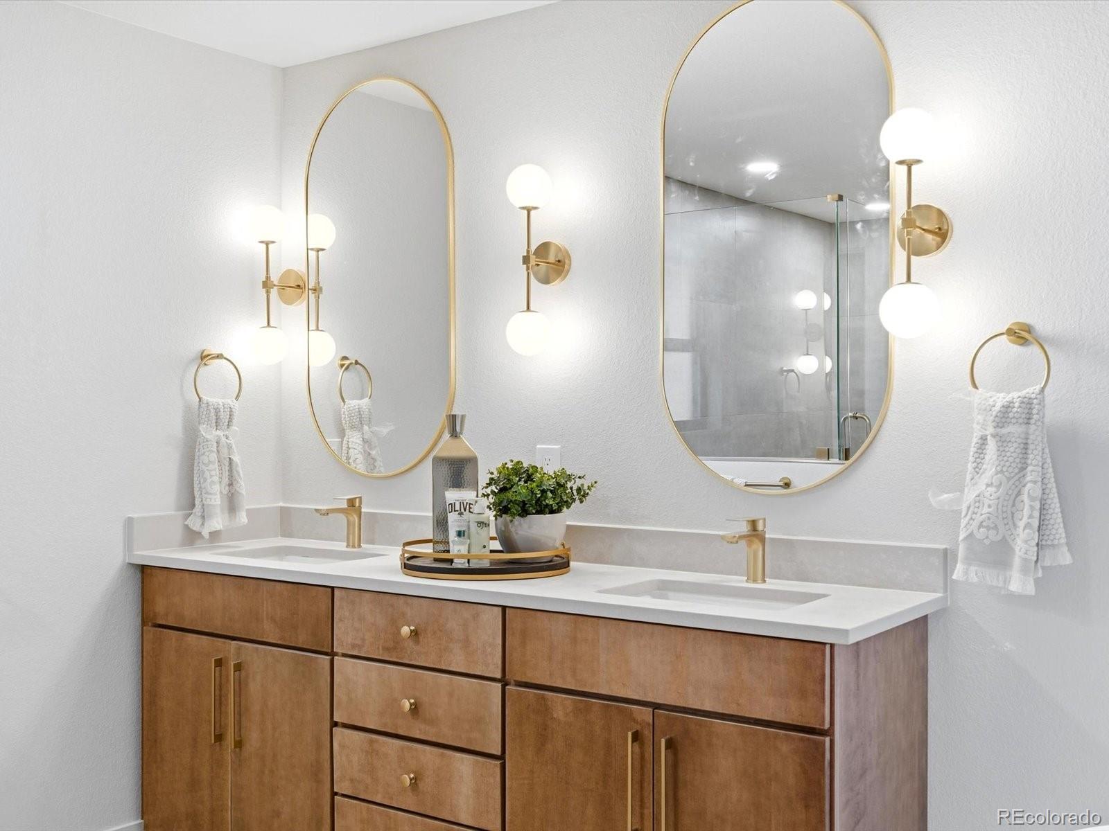 Englewood, Colorado, 80113, United States, 4 Bedrooms Bedrooms, ,5 BathroomsBathrooms,Residential,Active,2006786