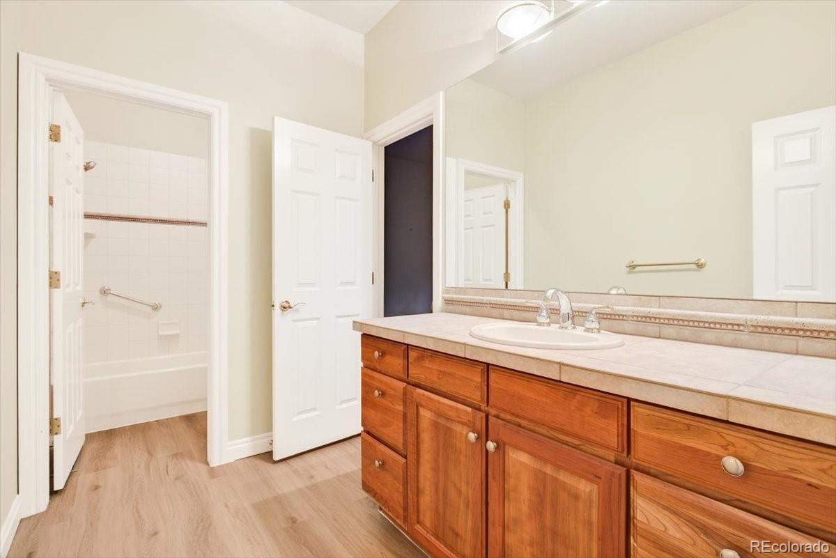 Lone Tree, Colorado, 80124, United States, 4 Bedrooms Bedrooms, ,5 BathroomsBathrooms,Residential,Active,2017434