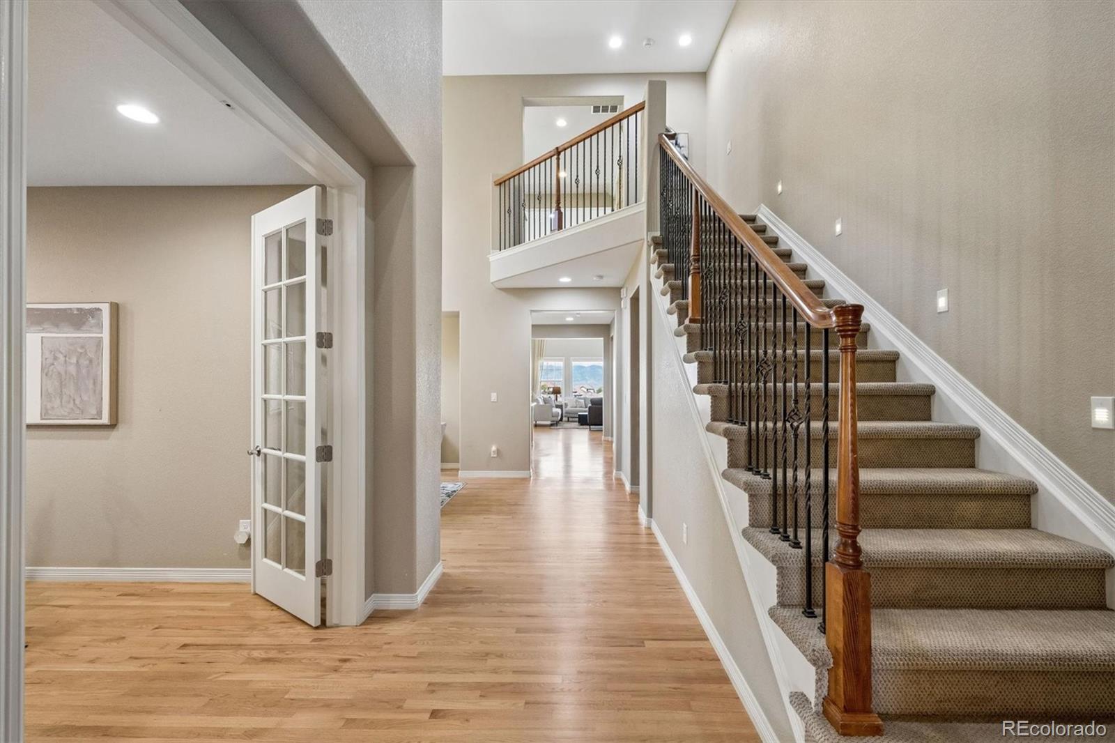 Spectacular, unobstructed panoramic mountain views from all three leve – image 6
