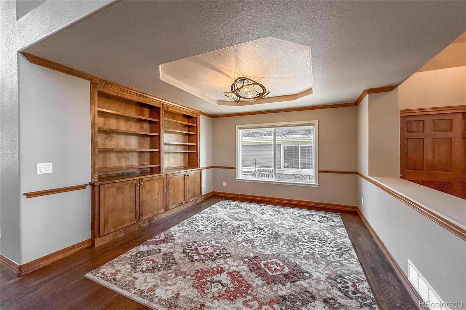 Longmont, Colorado, 80503, United States, 5 Bedrooms Bedrooms, ,5 BathroomsBathrooms,Residential,Active,2045763