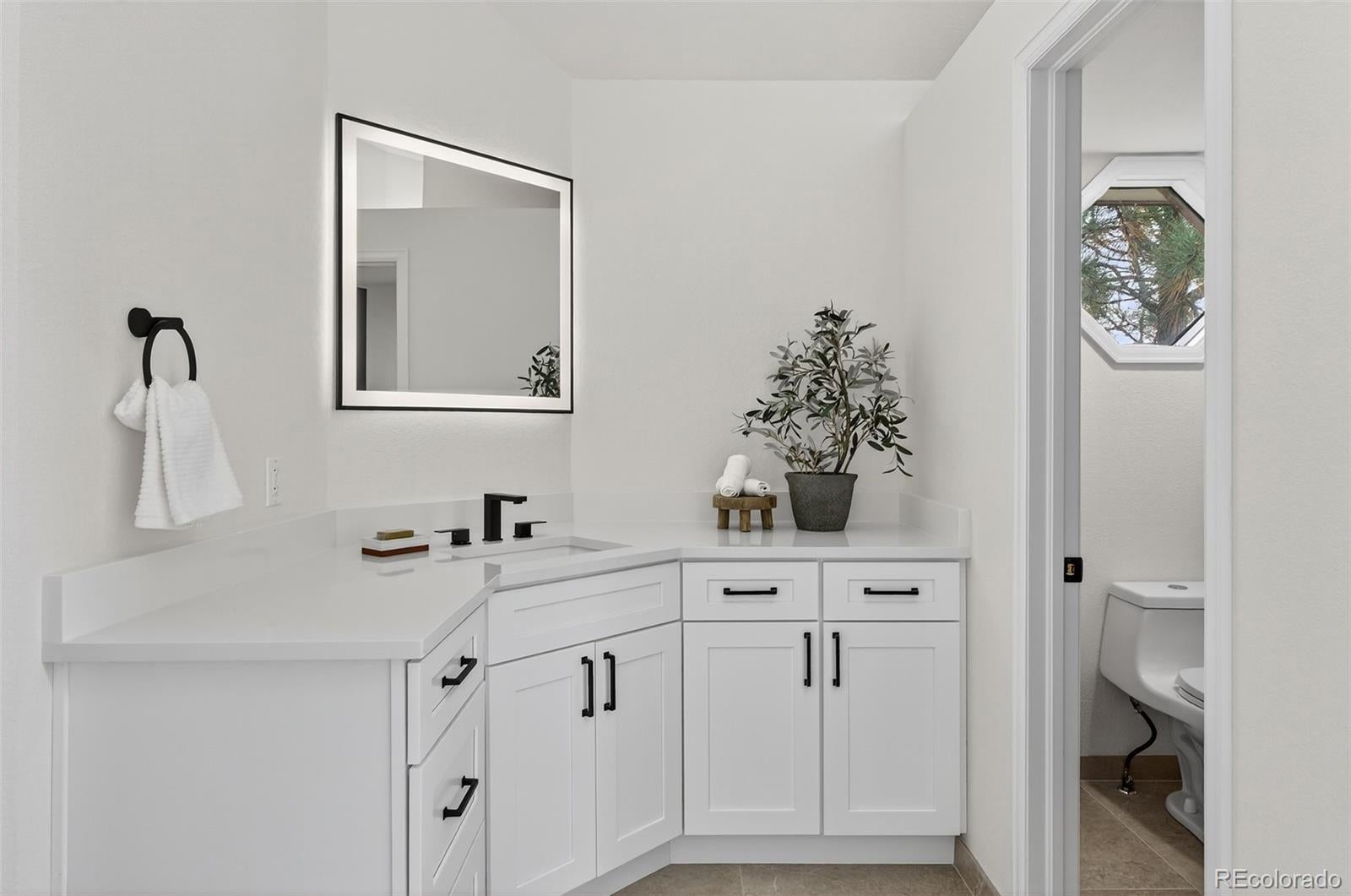 Littleton, Colorado, 80127, United States, 4 Bedrooms Bedrooms, ,5 BathroomsBathrooms,Residential,Active,1961954