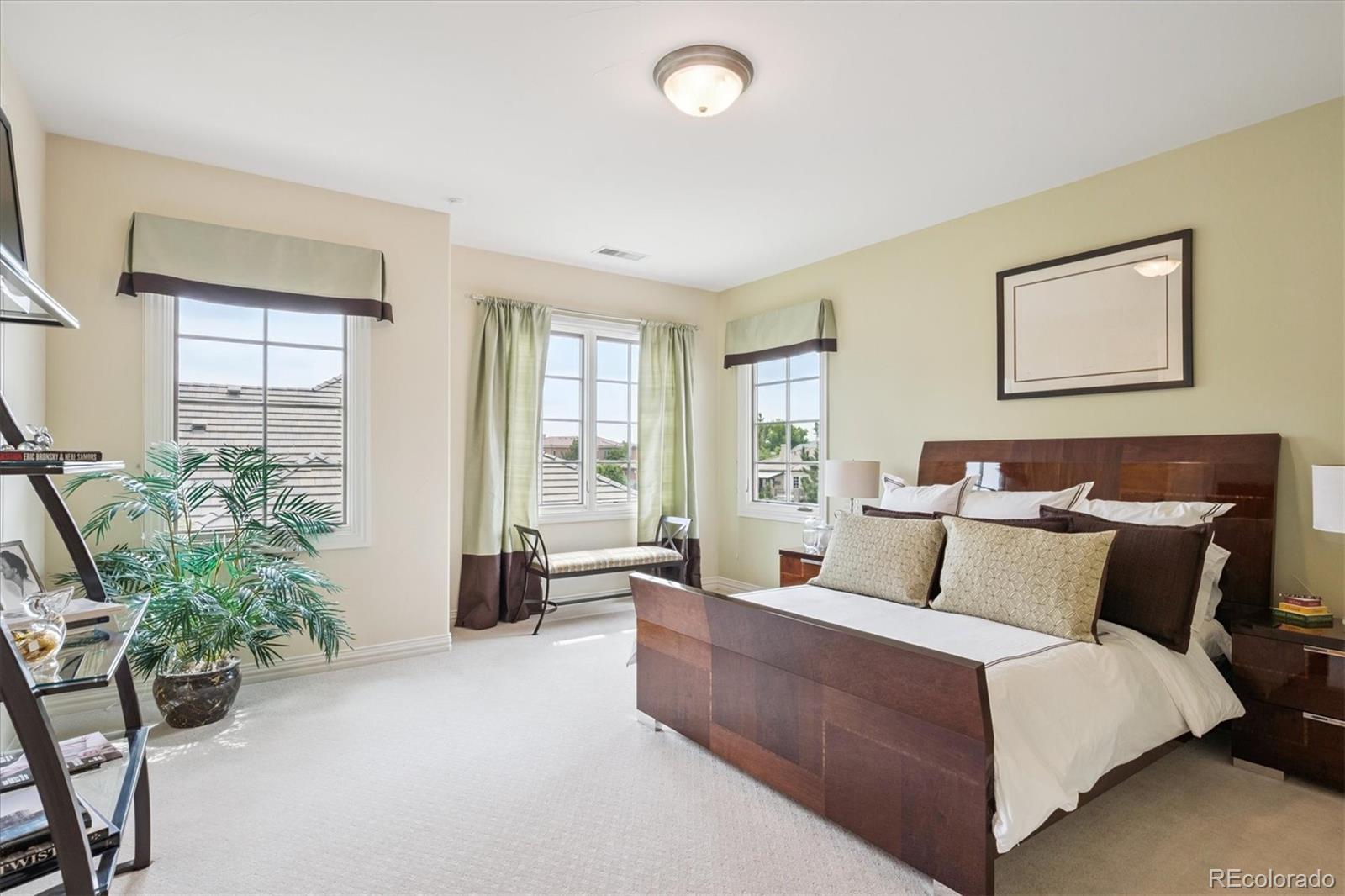 Denver, Colorado, 80231, United States, 4 Bedrooms Bedrooms, ,6 BathroomsBathrooms,Residential,Active,2008745