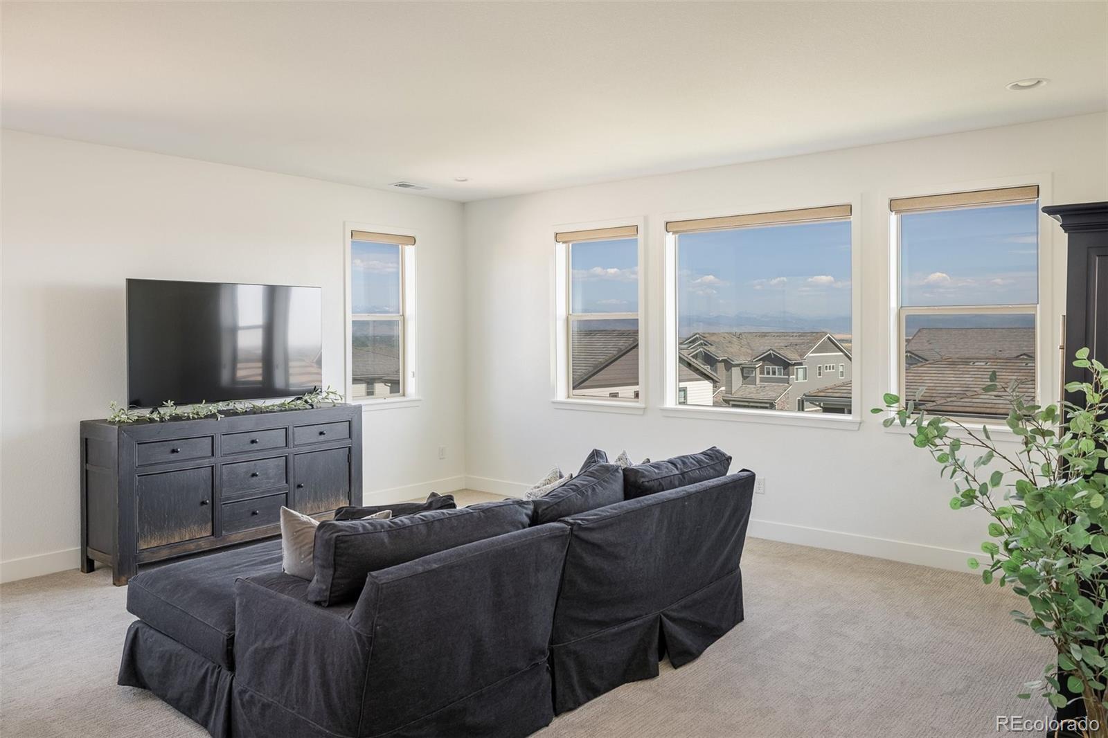 Broomfield, Colorado, 80023, United States, 5 Bedrooms Bedrooms, ,5 BathroomsBathrooms,Residential,Active,1894757