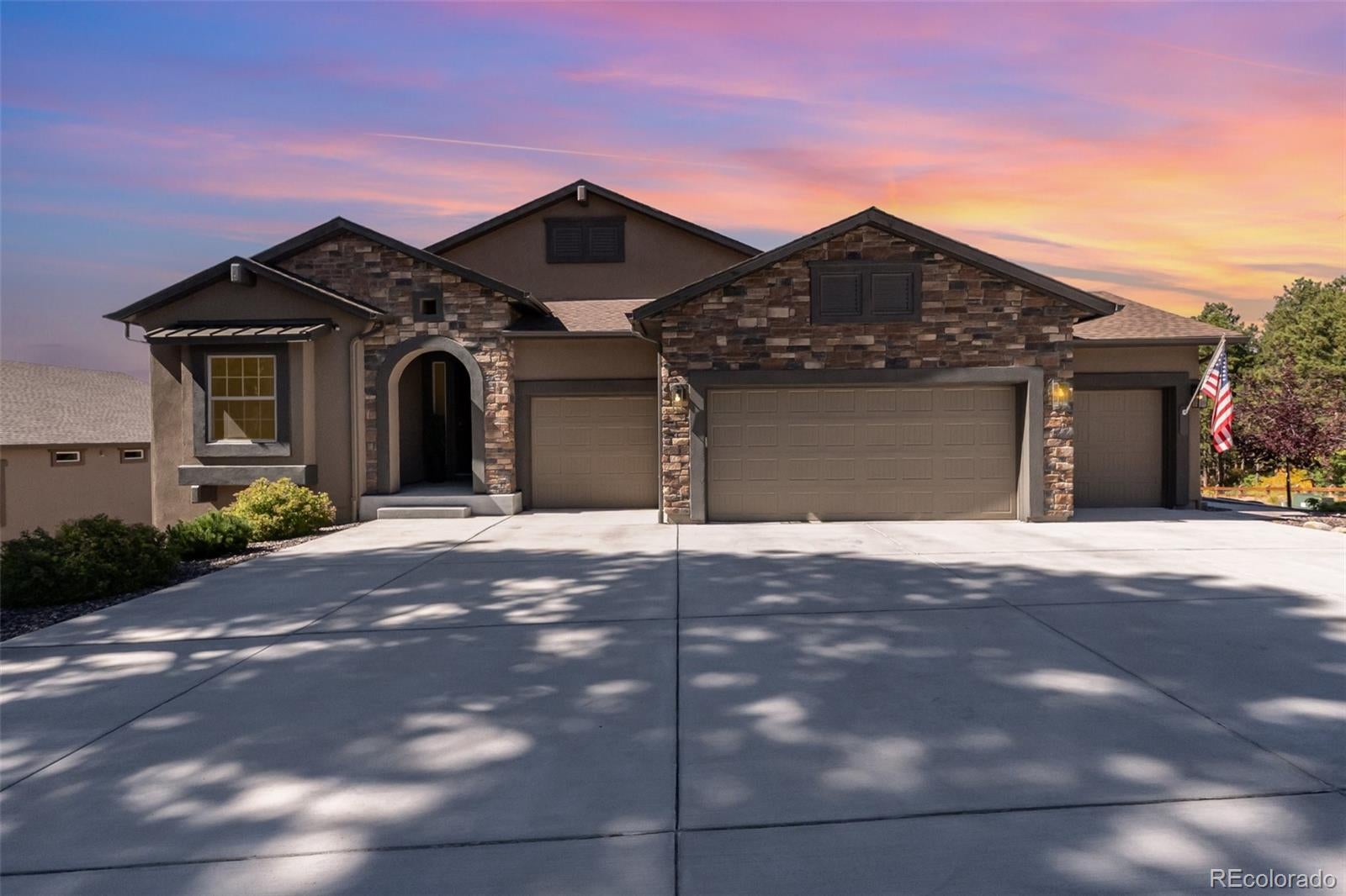 Monument, Colorado, 80132, United States, 5 Bedrooms Bedrooms, ,4 BathroomsBathrooms,Residential,Contingent,1992315