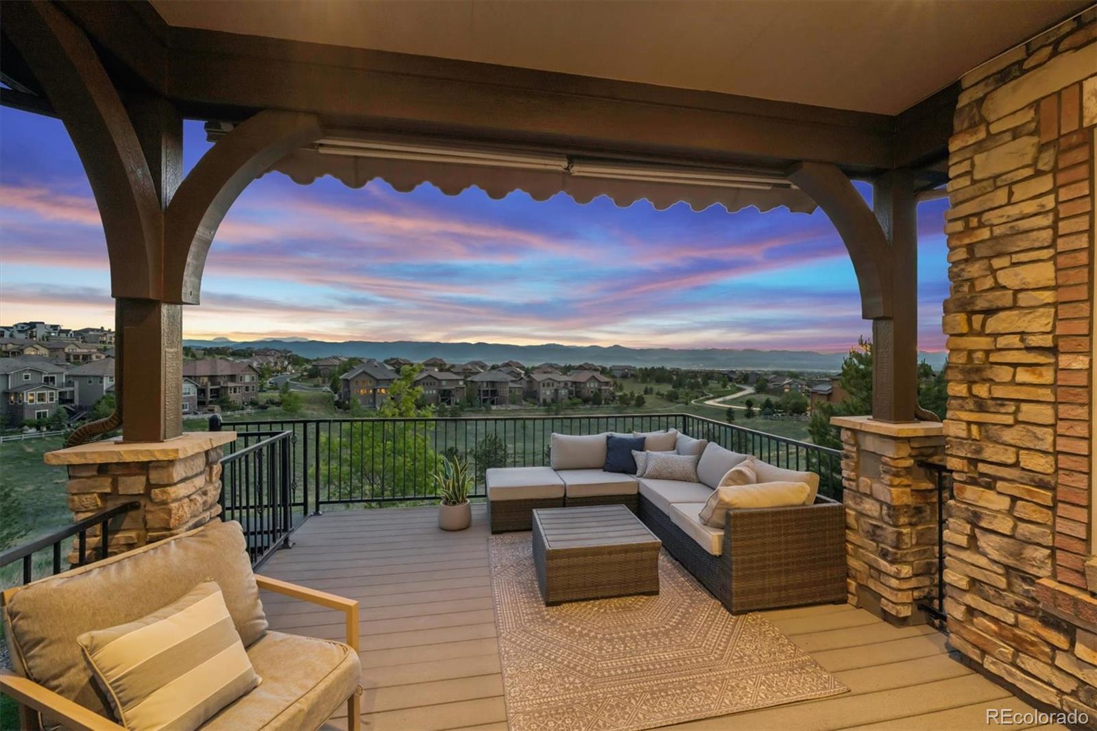 Spectacular, unobstructed panoramic mountain views from all three leve – image 16