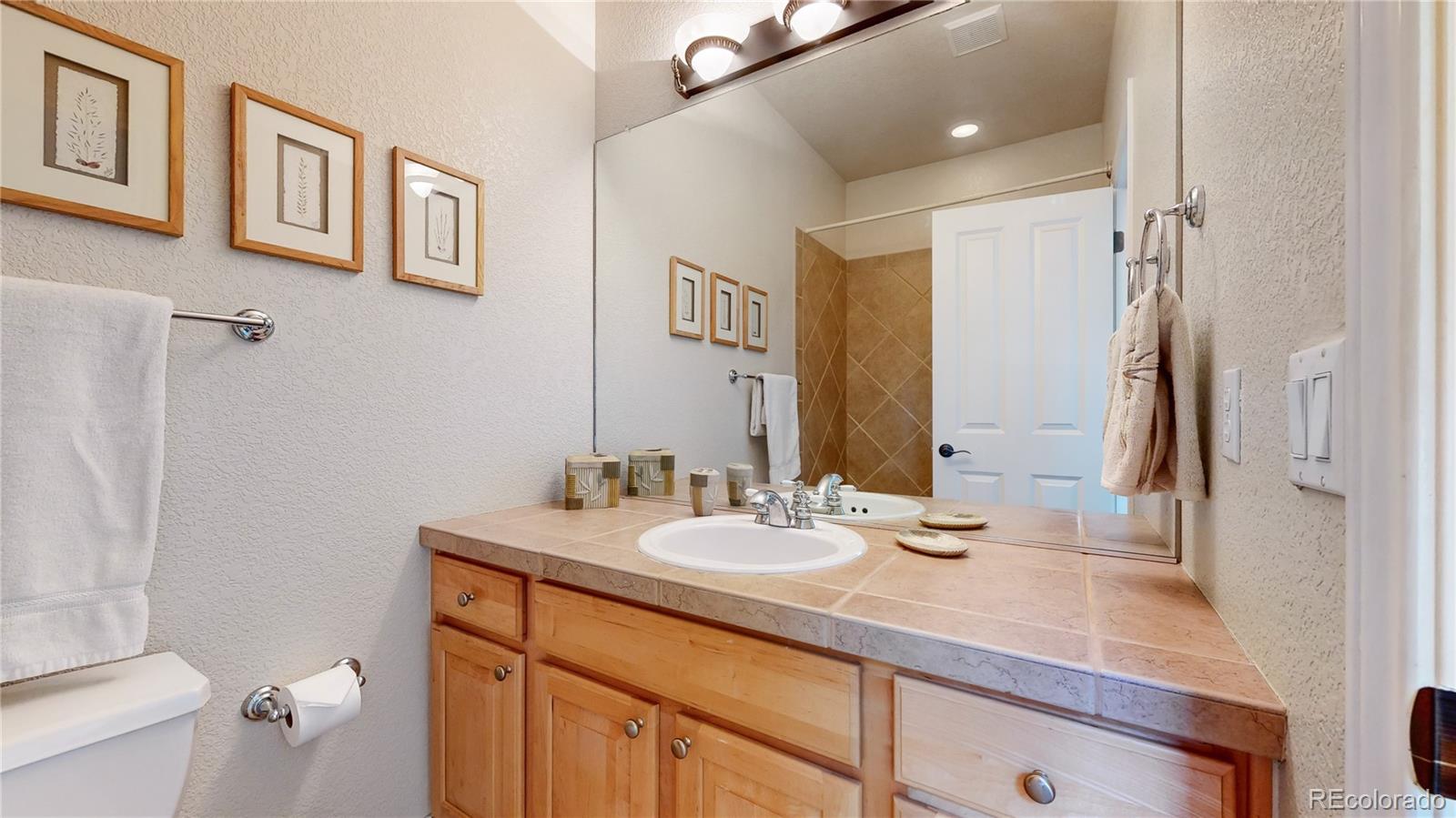 Littleton, Colorado, 80123, United States, ,5 BathroomsBathrooms,Residential,Active,1764082