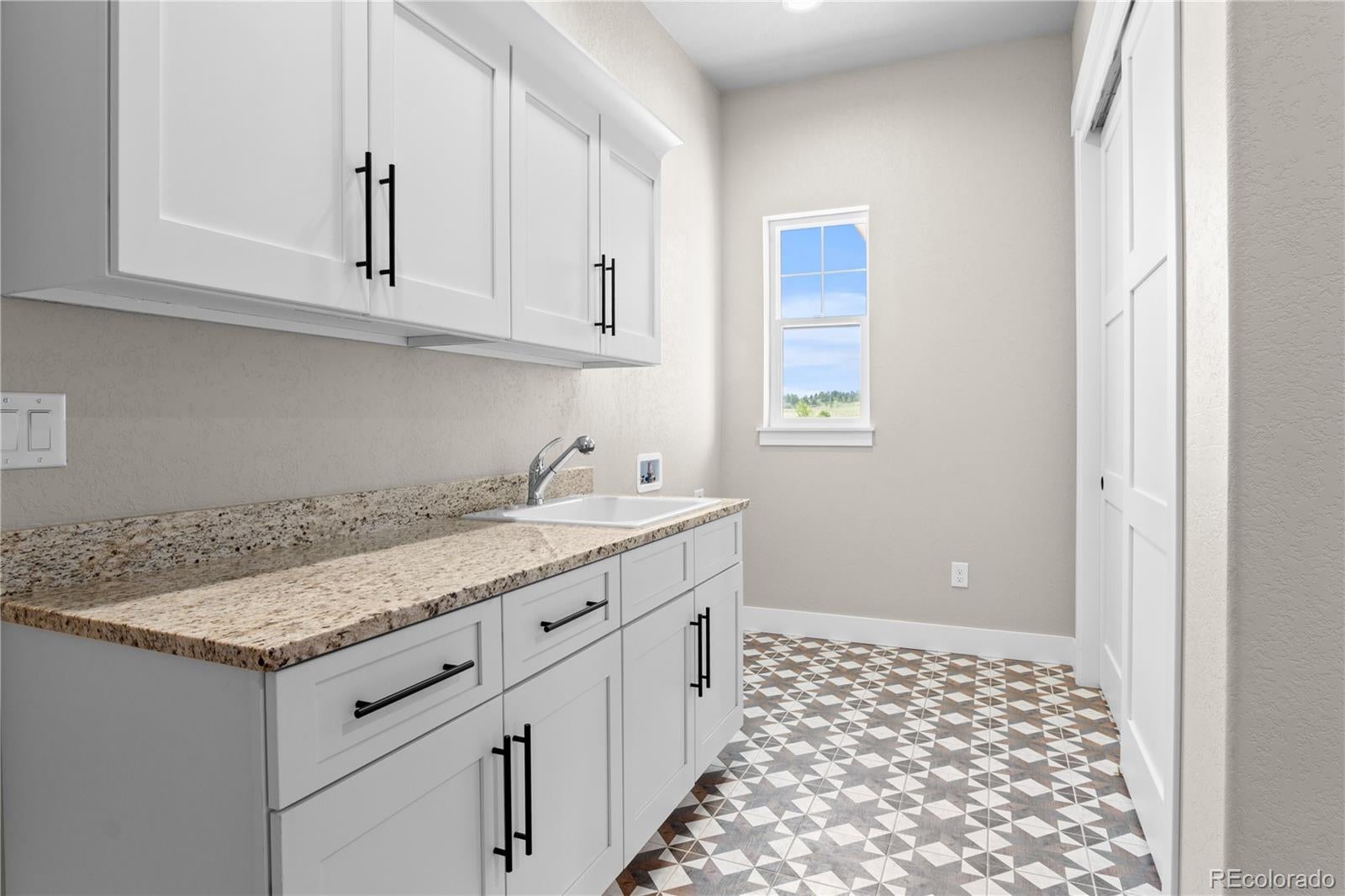 Franktown, Colorado, 80116, United States, 5 Bedrooms Bedrooms, ,6 BathroomsBathrooms,Residential,Active,1811101
