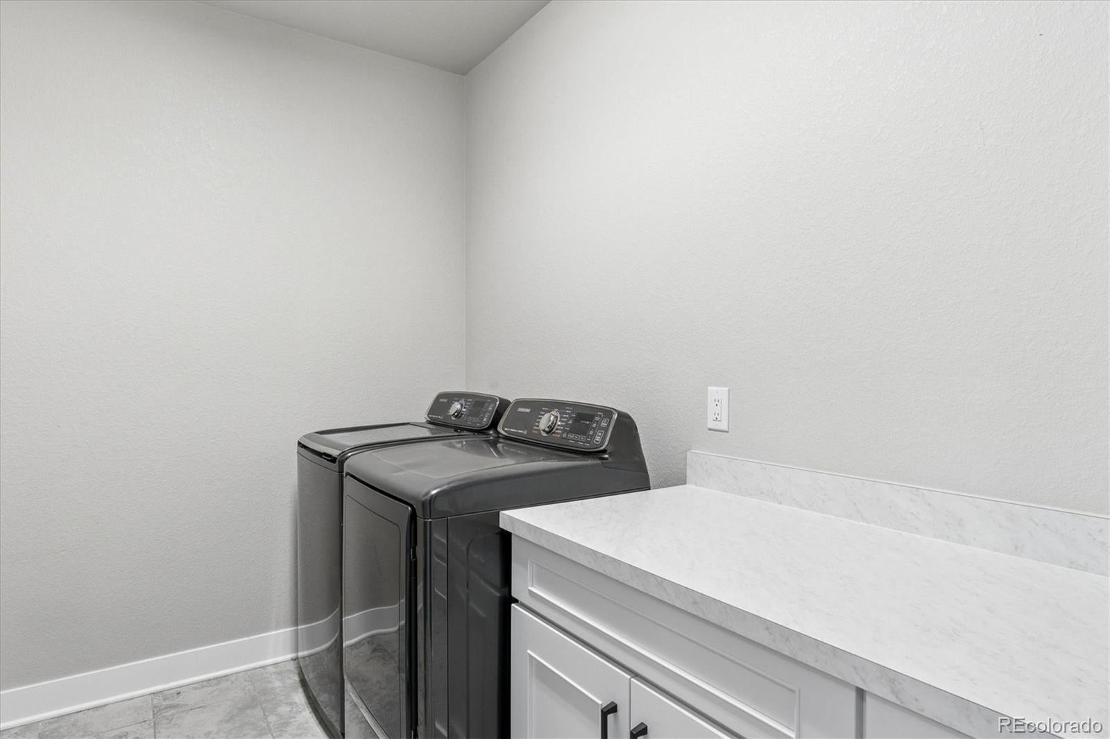 Parker, Colorado, 80138, United States, 5 Bedrooms Bedrooms, ,7 BathroomsBathrooms,Residential,Contingent,2045618