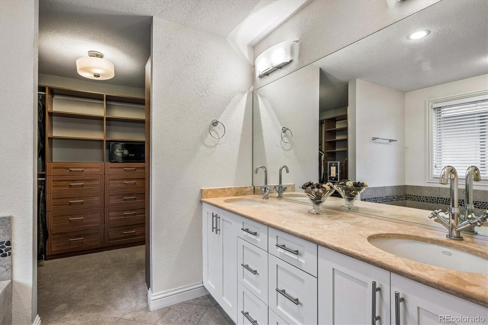 Denver, Colorado, 80209, United States, 3 Bedrooms Bedrooms, ,4 BathroomsBathrooms,Residential,Active,2045705