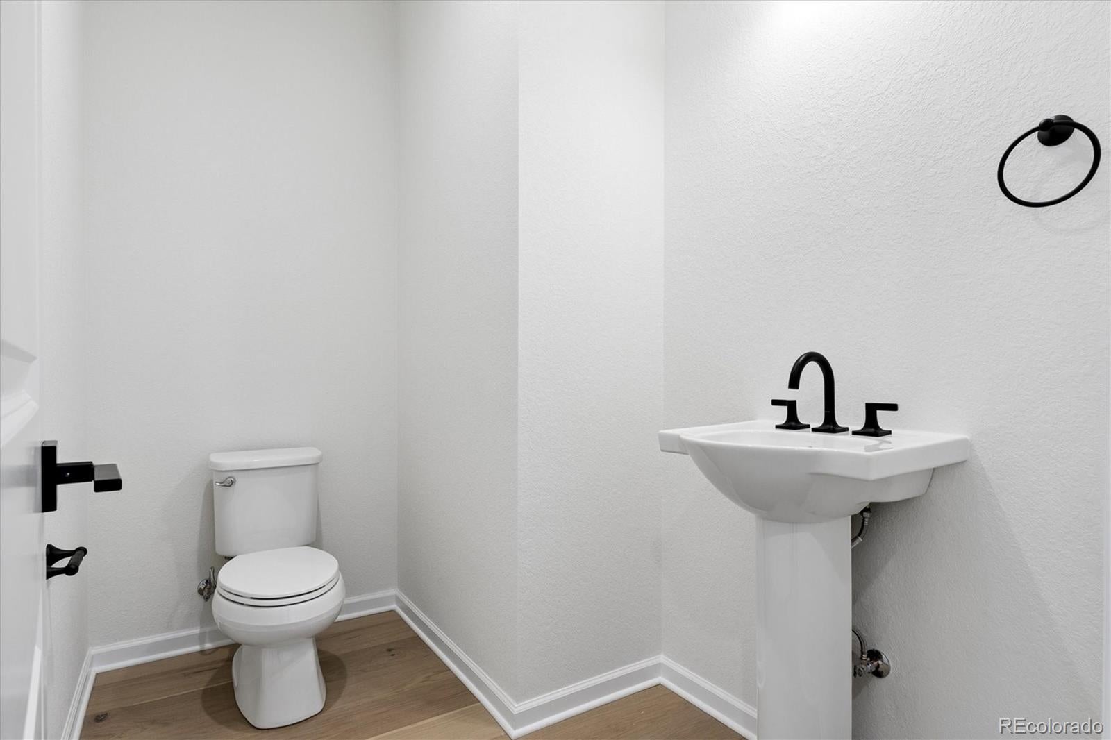 Littleton, Colorado, 80127, United States, 4 Bedrooms Bedrooms, ,4 BathroomsBathrooms,Residential,Active,2015804