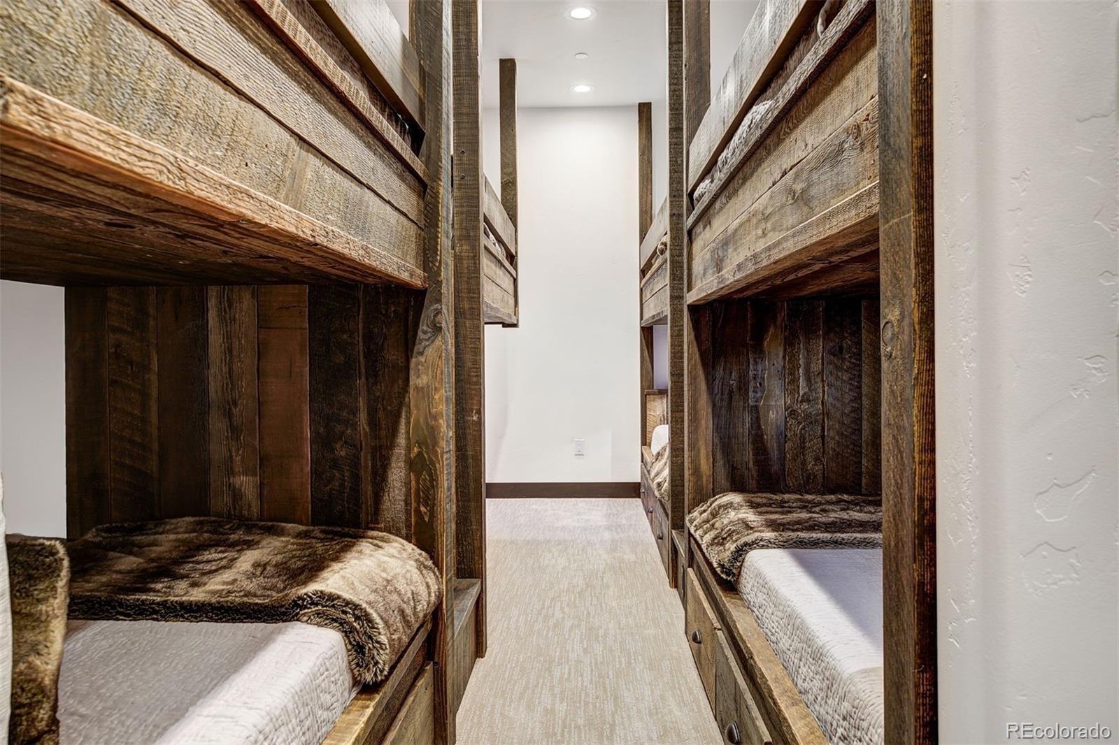 Silverthorne, Colorado, 80498, United States, ,7 BathroomsBathrooms,Residential,Active,1761673