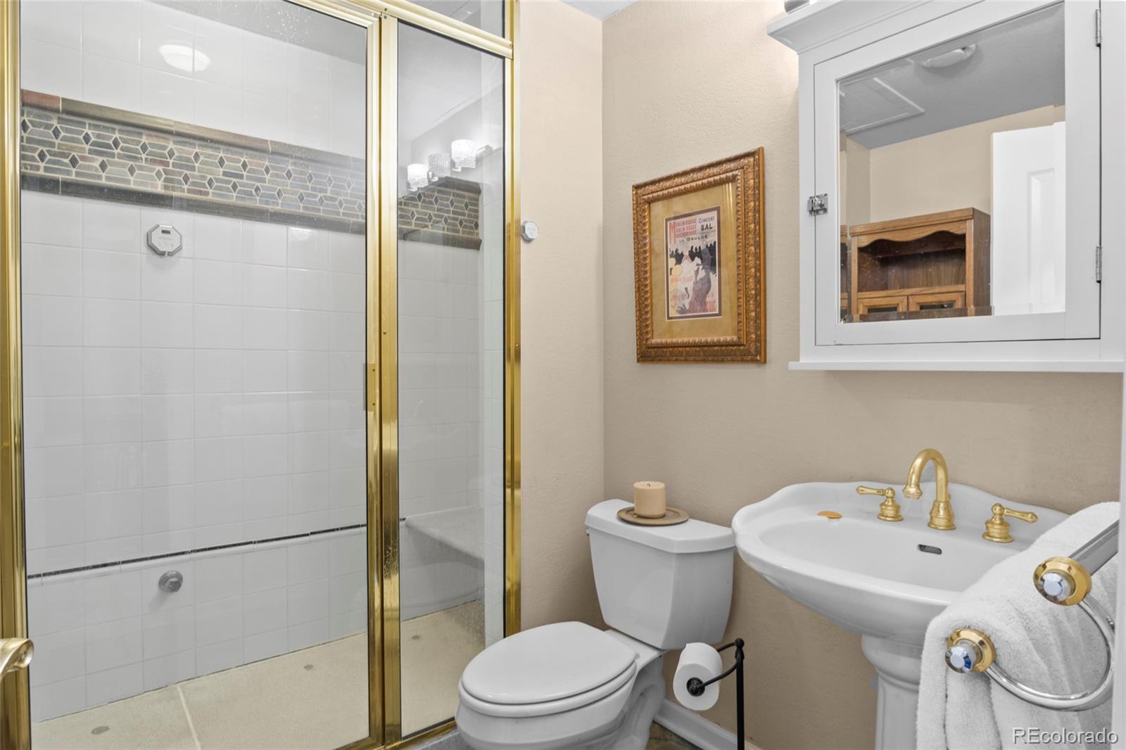 Denver, Colorado, 80228, United States, 5 Bedrooms Bedrooms, ,5 BathroomsBathrooms,Residential,Active,2033418