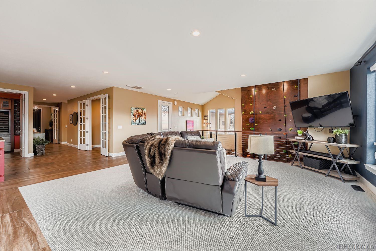 Littleton, Colorado, 80125, United States, 4 Bedrooms Bedrooms, ,5 BathroomsBathrooms,Residential,Active,2008311