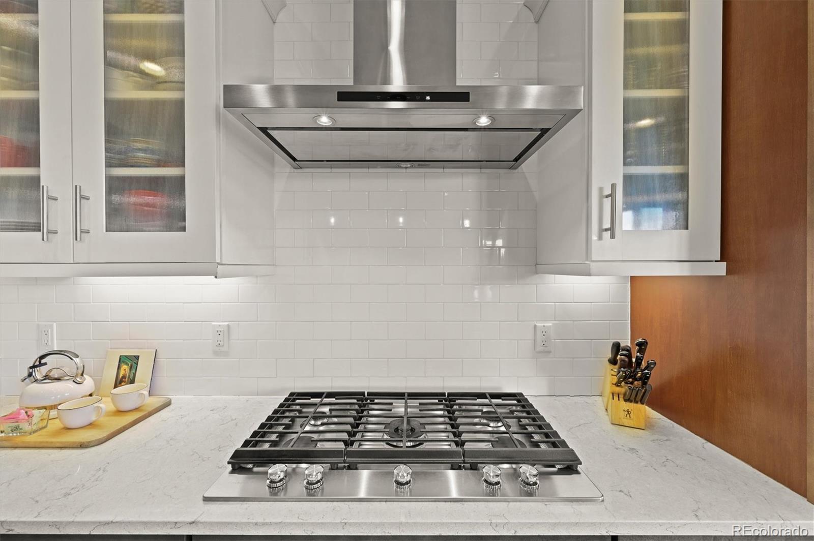 Highlands Ranch, Colorado, 80126, United States, 4 Bedrooms Bedrooms, ,4 BathroomsBathrooms,Residential,Active,2008281