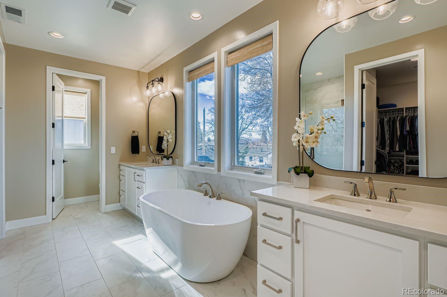 Denver, Colorado, 80210, United States, 5 Bedrooms Bedrooms, ,6 BathroomsBathrooms,Residential,Active,2010187