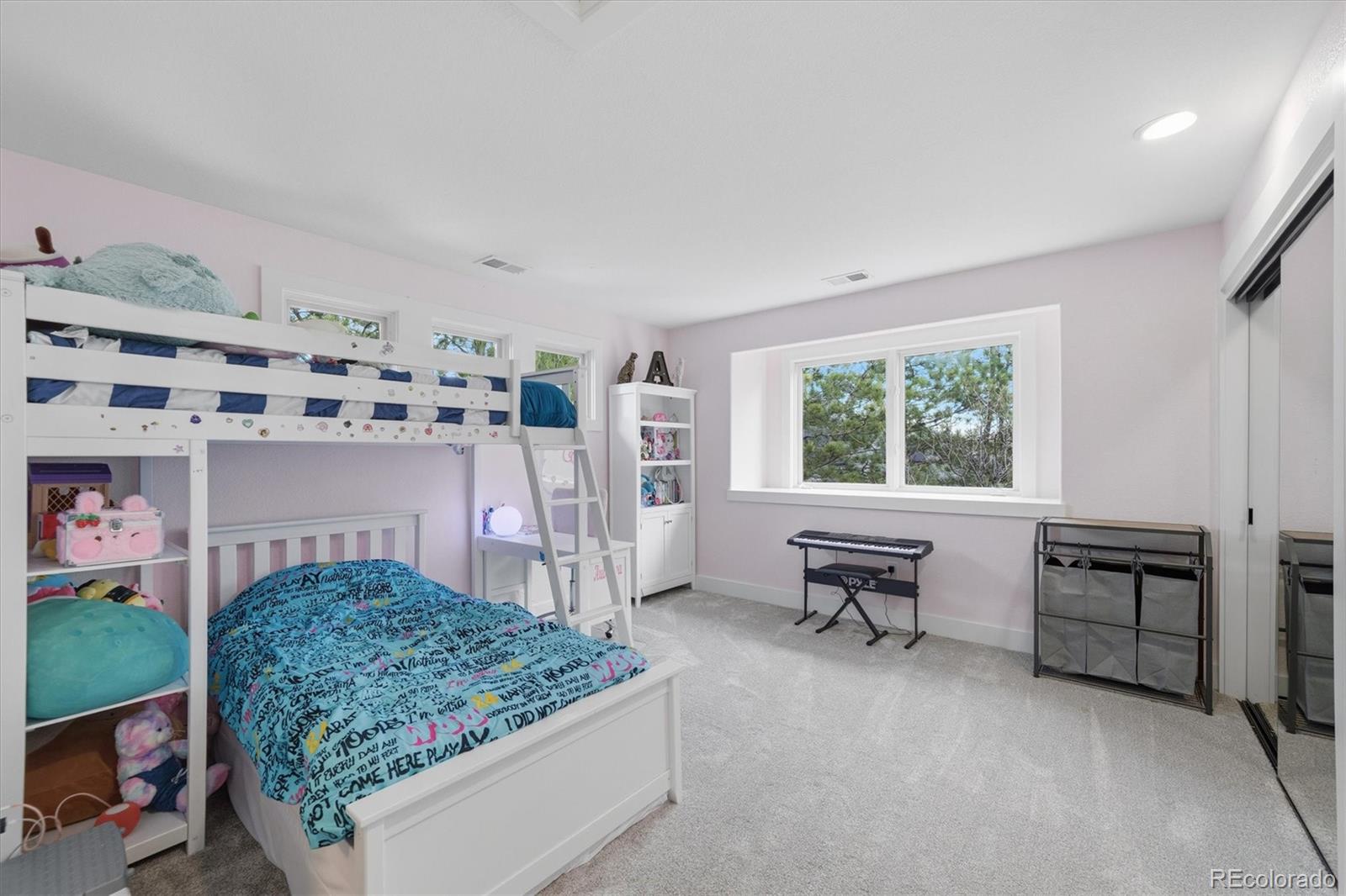 Littleton, Colorado, 80123, United States, 5 Bedrooms Bedrooms, ,6 BathroomsBathrooms,Residential,Active,2012465