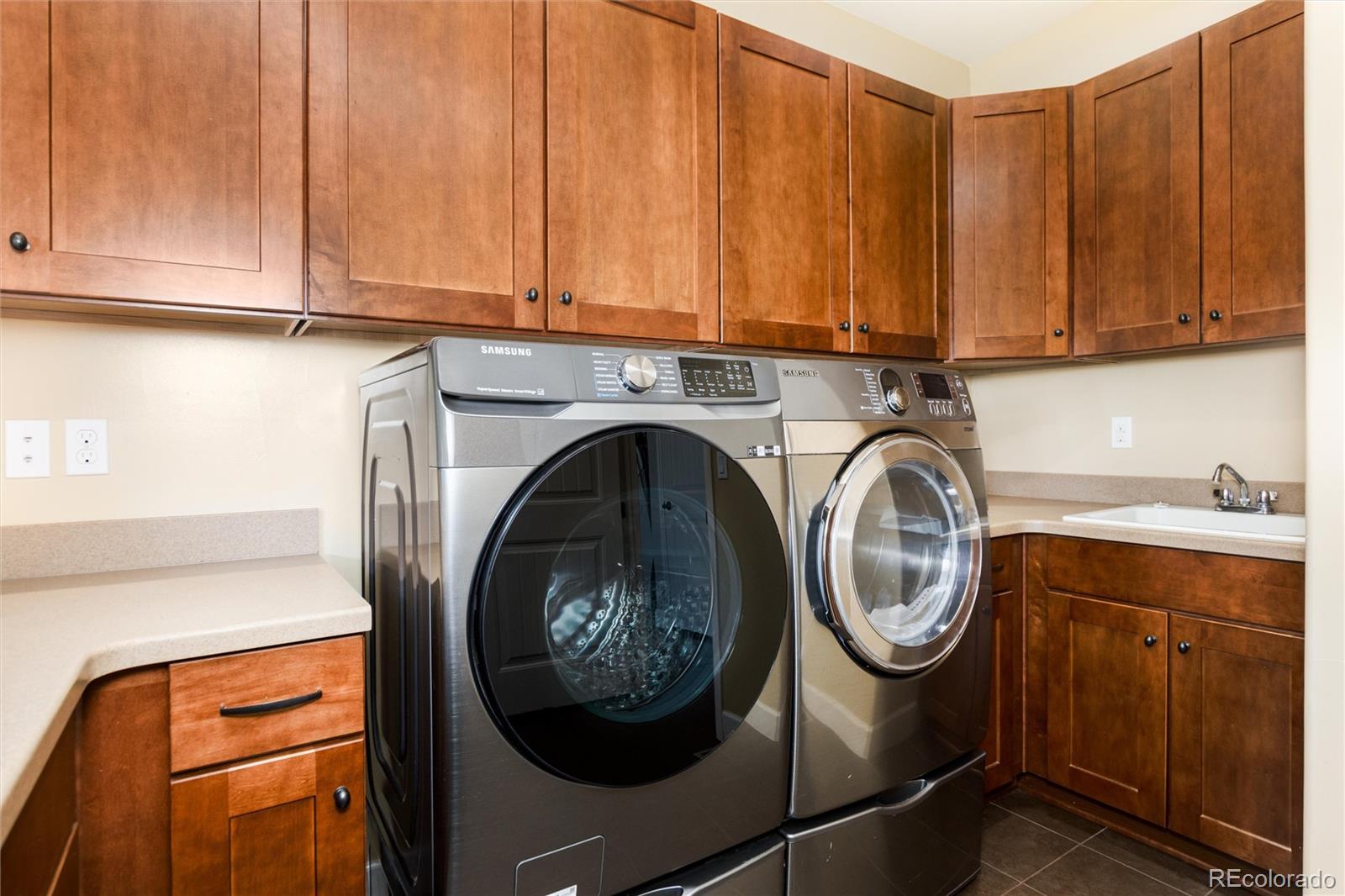 Highlands Ranch, Colorado, 80126, United States, 4 Bedrooms Bedrooms, ,4 BathroomsBathrooms,Residential,Active,1951823