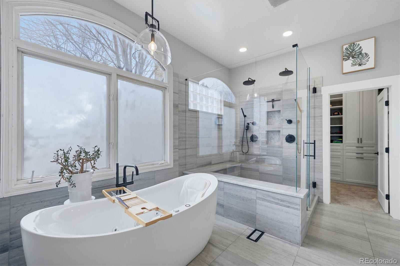 Littleton, Colorado, 80123, United States, 5 Bedrooms Bedrooms, ,6 BathroomsBathrooms,Residential,Active,2012465